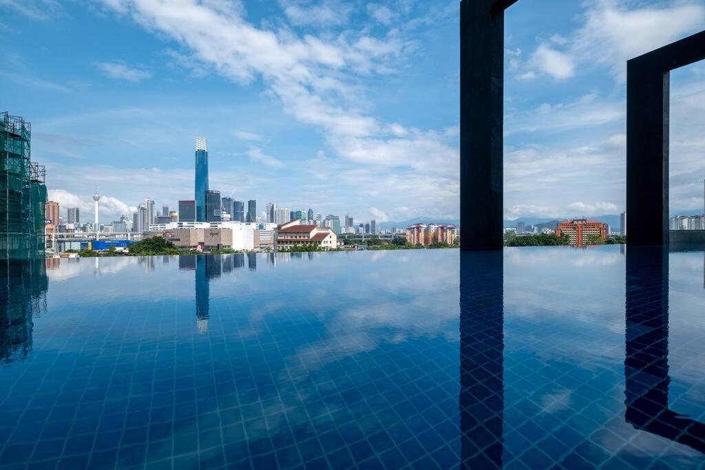 City Lights SweetHome@Sunway Velocity Two 3BR2Bath