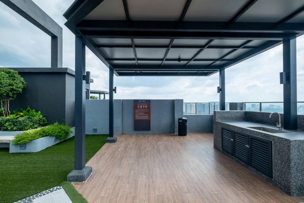 City Lights SweetHome@Sunway Velocity Two 3BR2Bath