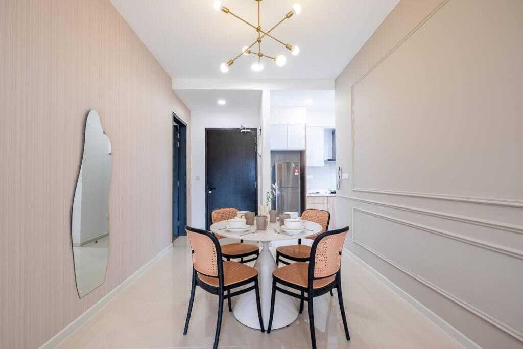 City Lights SweetHome@Sunway Velocity Two 3BR2Bath