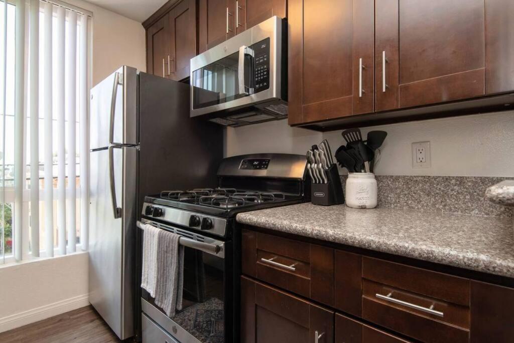 Hollywood 2Bed Apt w Rooftop pool & Panoramic View
