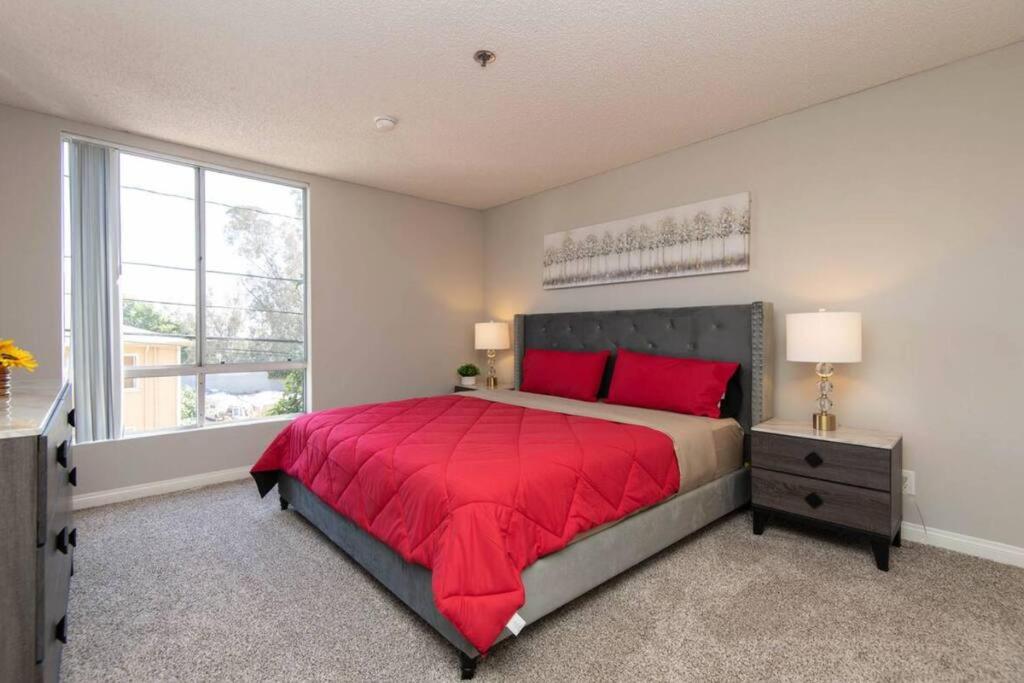 Hollywood 2Bed Apt w Rooftop pool & Panoramic View