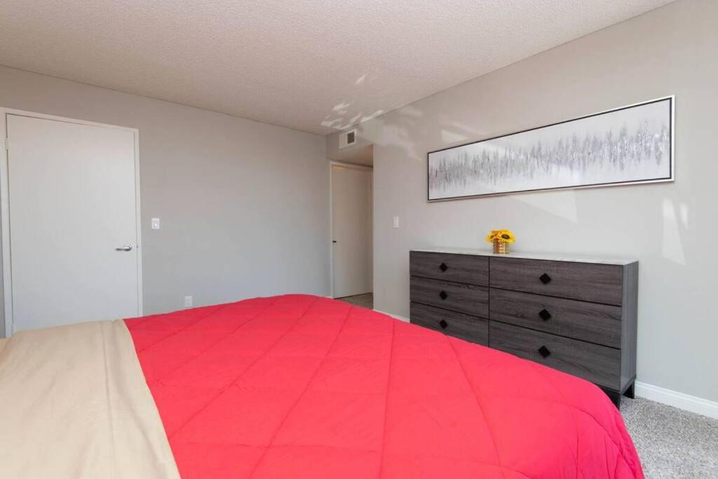 Hollywood 2Bed Apt w Rooftop pool & Panoramic View