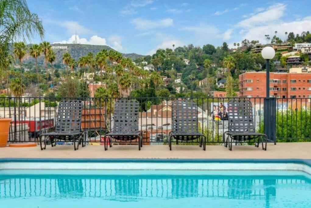 Hollywood 2Bed Apt w Rooftop pool & Panoramic View