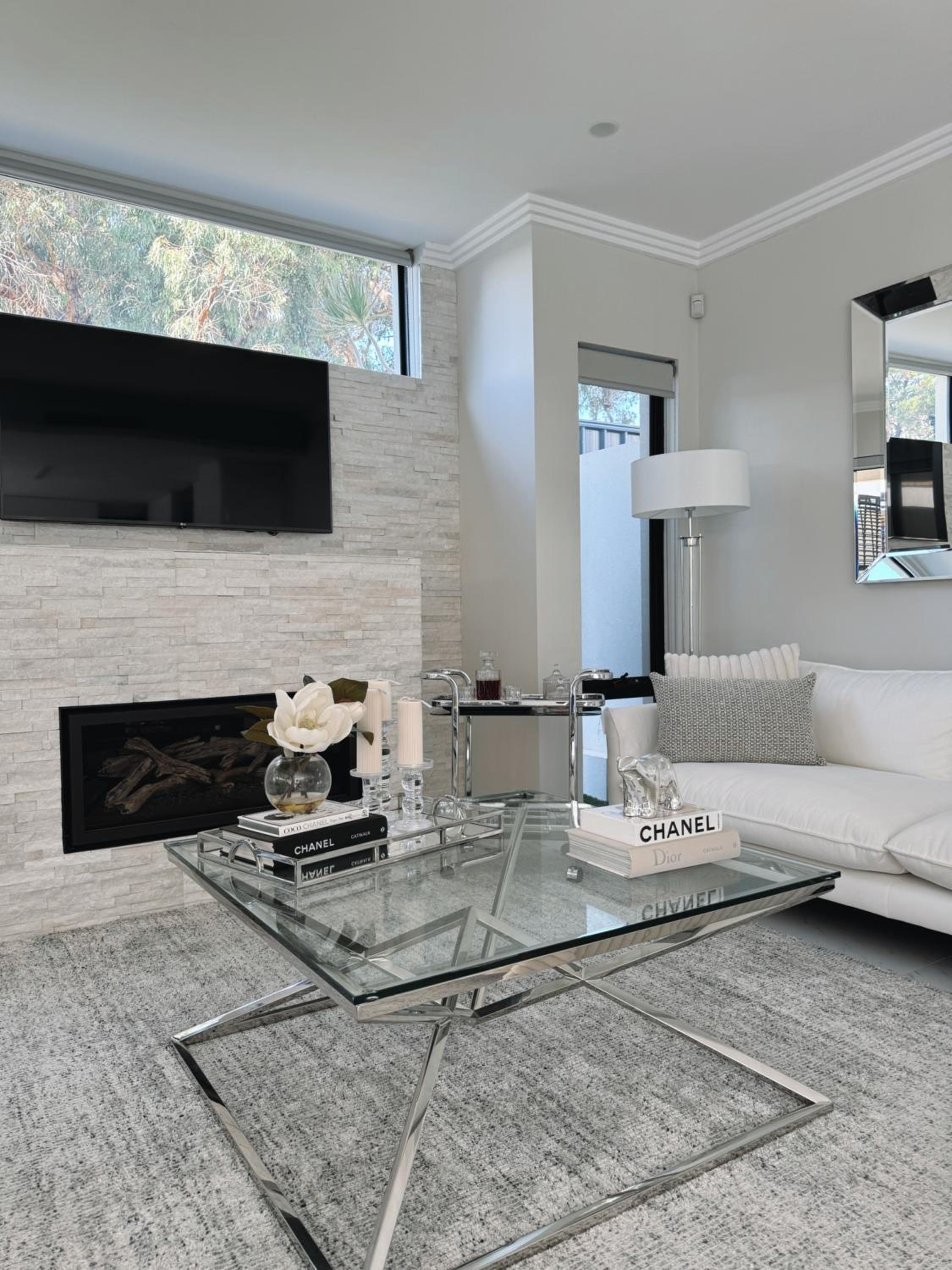 Ultra Modern Villa Walk to the Beach