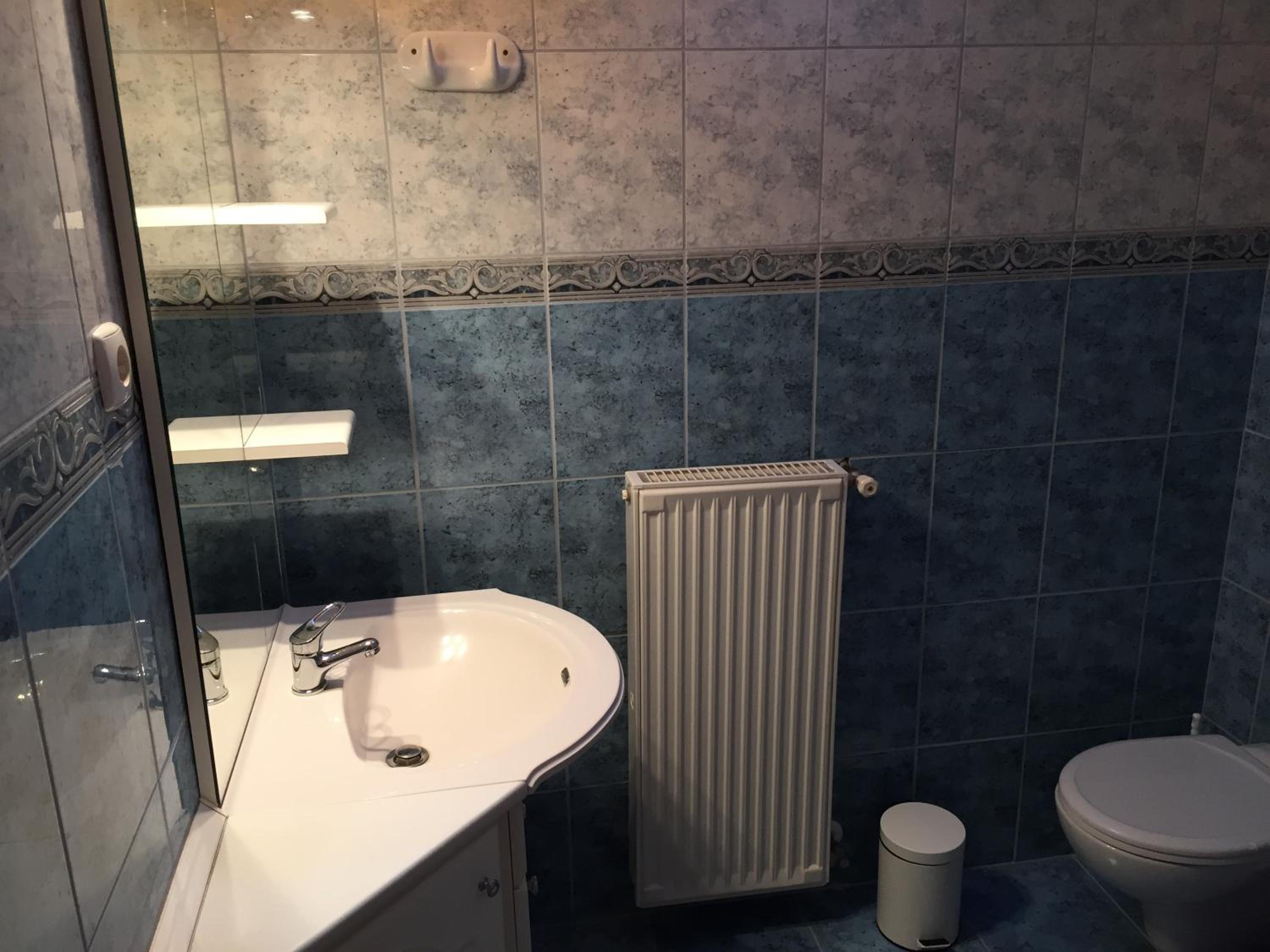 Photo 33