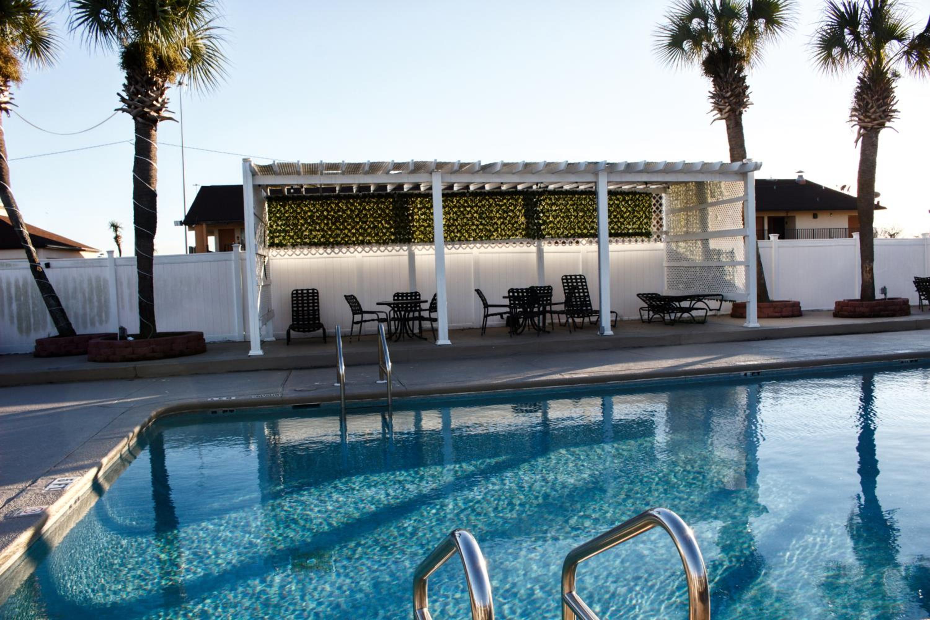 Marianna Vacations - Days Inn by Wyndham Marianna - Property Image 22