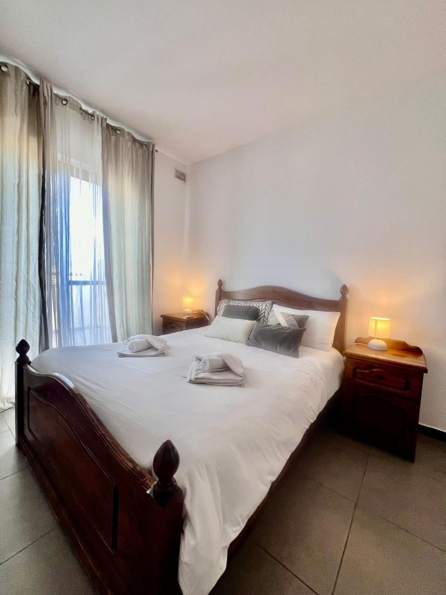 83/3-Lovely 1 Bedroom Penthouse view 3