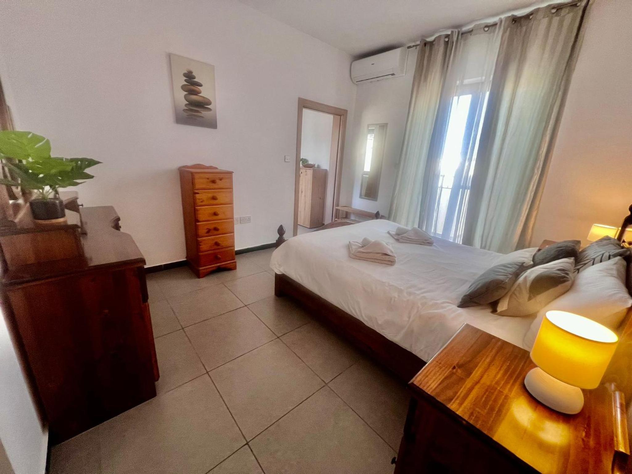 83/3-Lovely 1 Bedroom Penthouse view 4