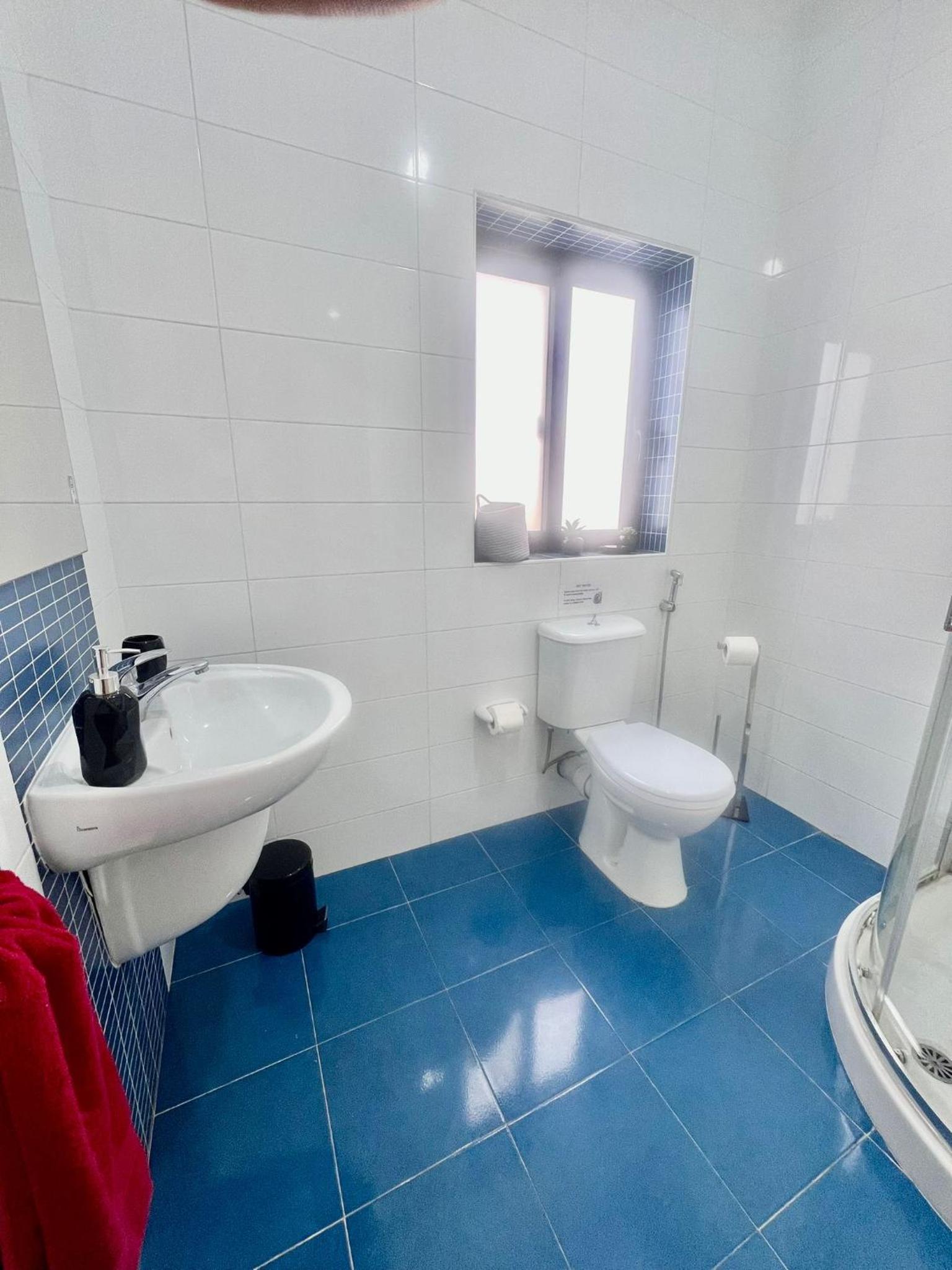 83/3-Lovely 1 Bedroom Penthouse view 5