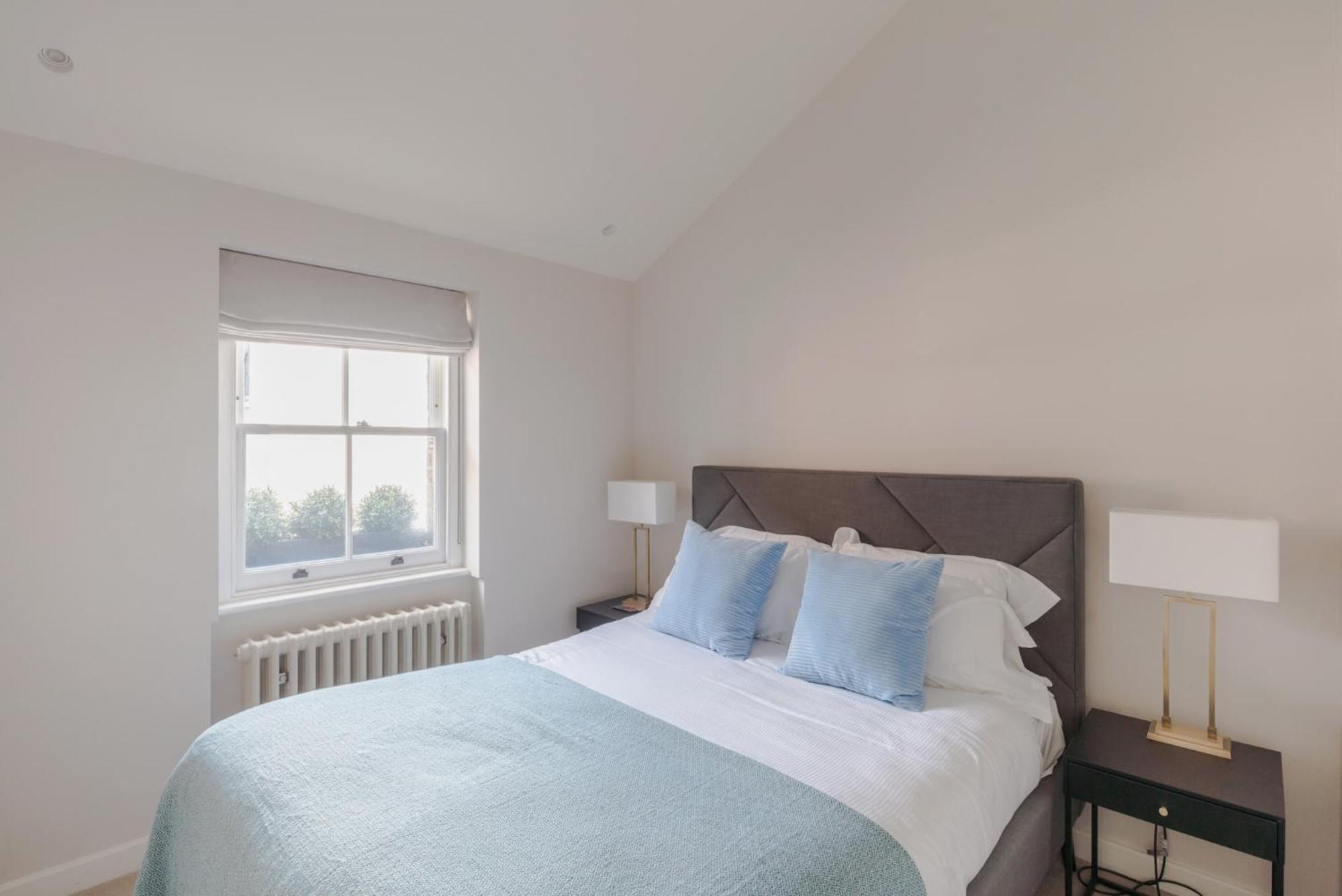 Homely 2-Bed House by Regents Park