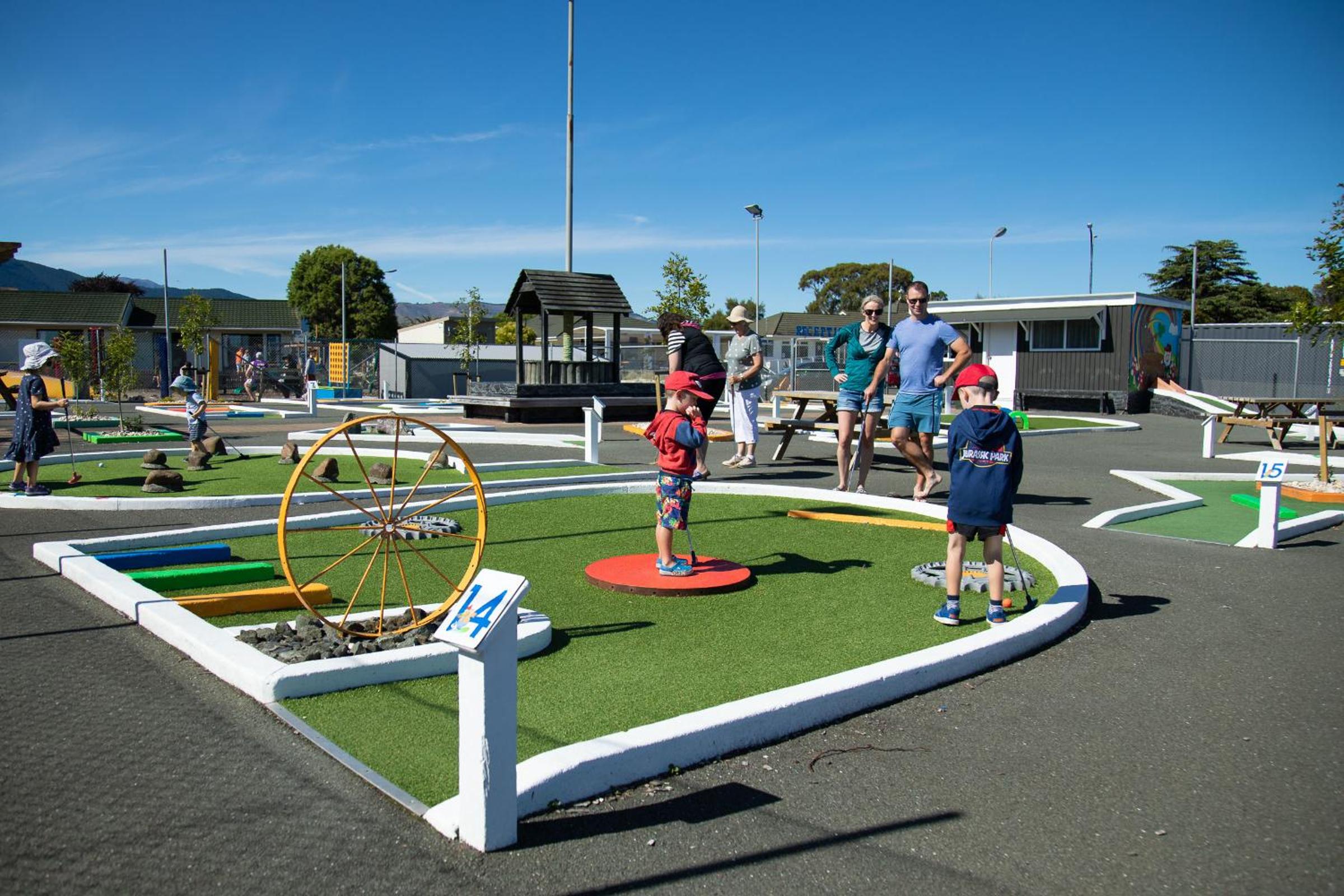 Tāhuna Beach Holiday Park