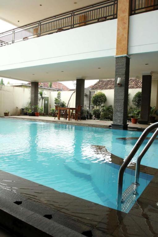 Hotel Grande Lampung view 3