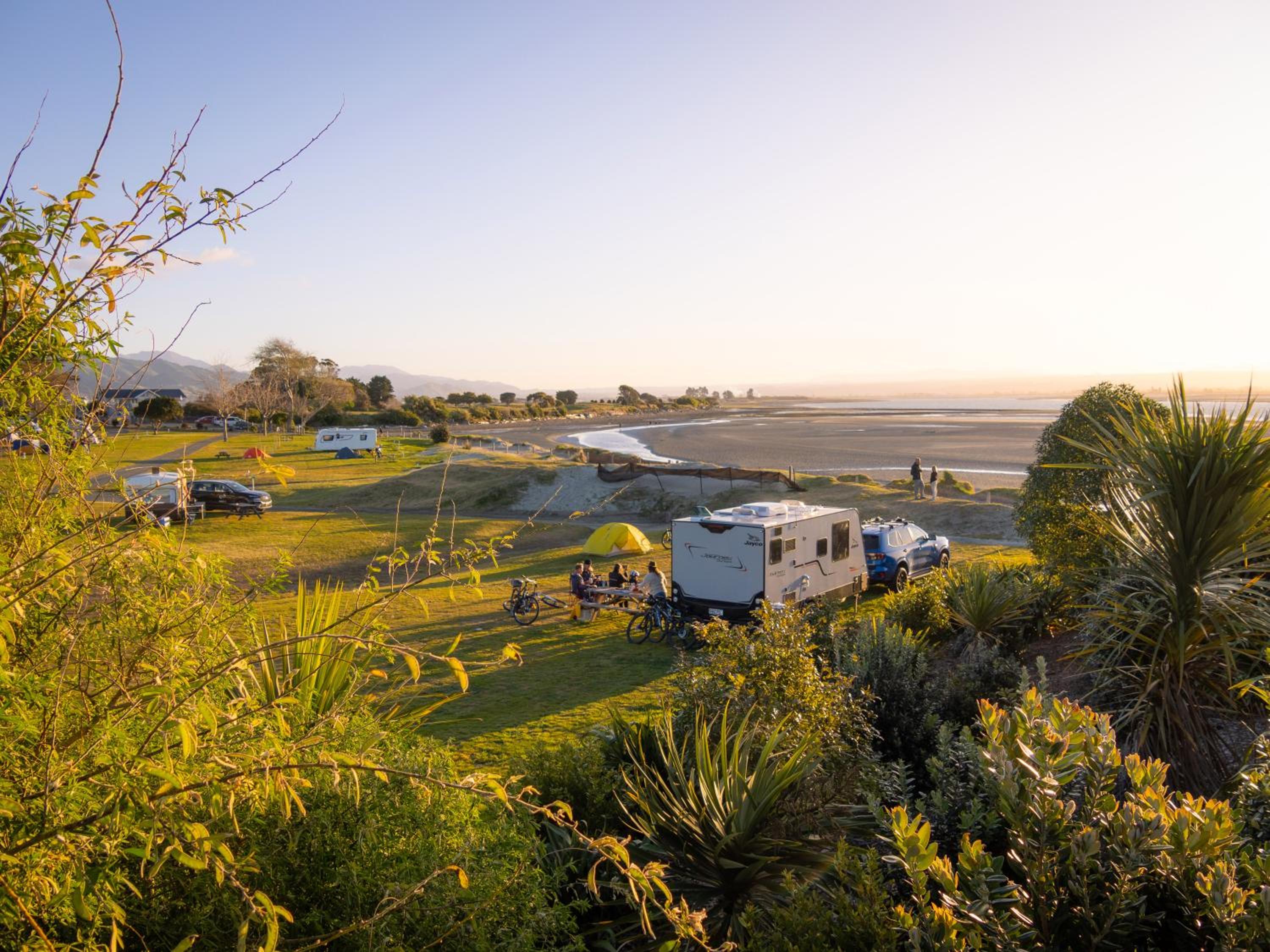 Tāhuna Beach Holiday Park