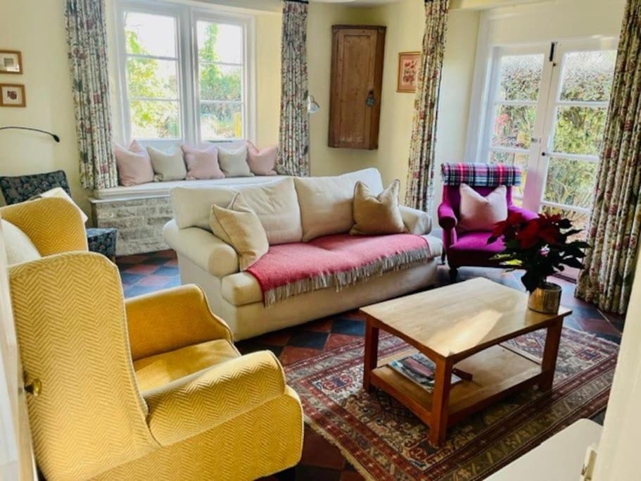 Beautiful Character Cottage in the Country