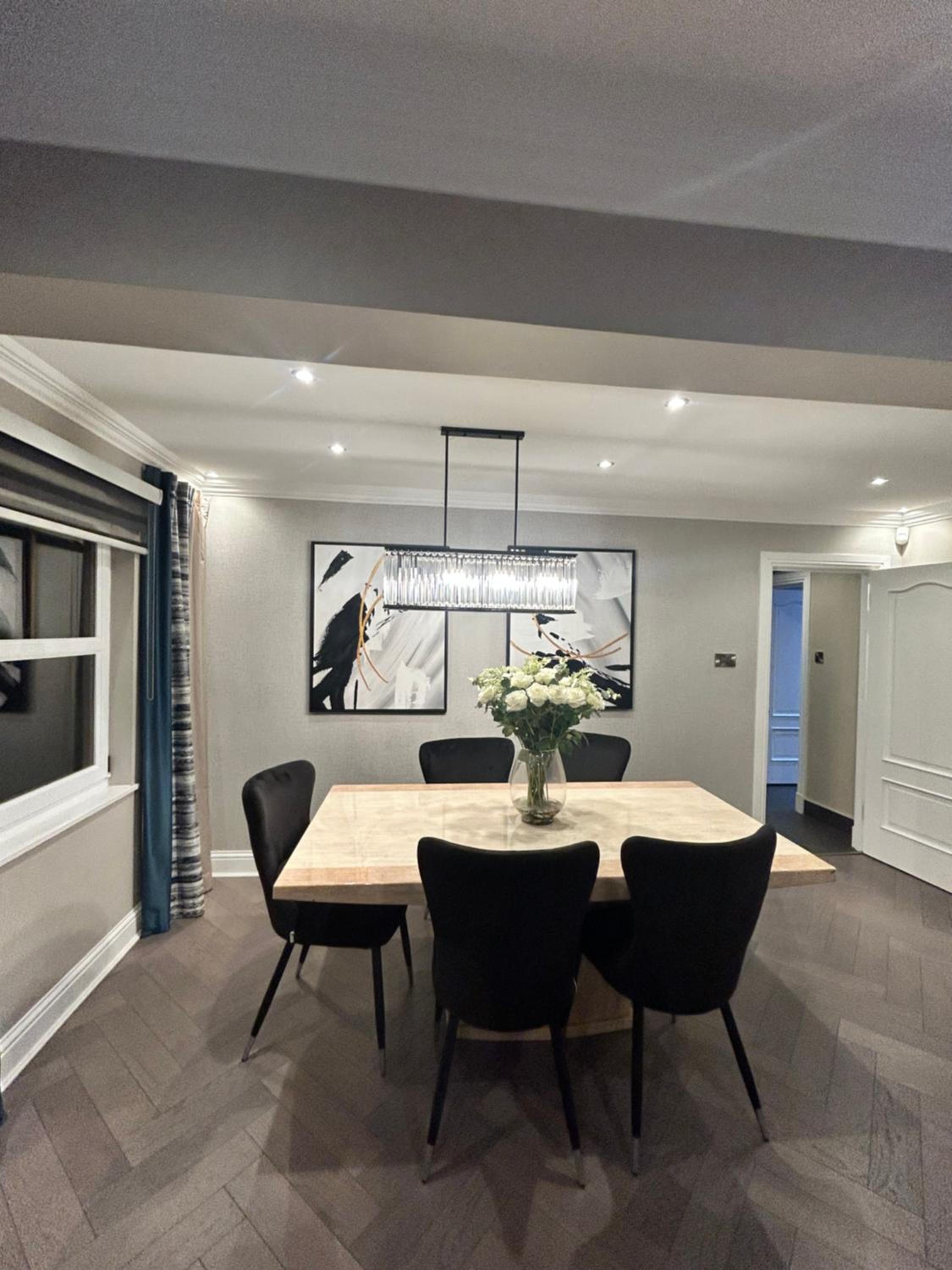 Large Modern Family Home in Murrayfield - Very close to City Centre - 10 mins by Direct Bus - Private Driveway & Garden view 4