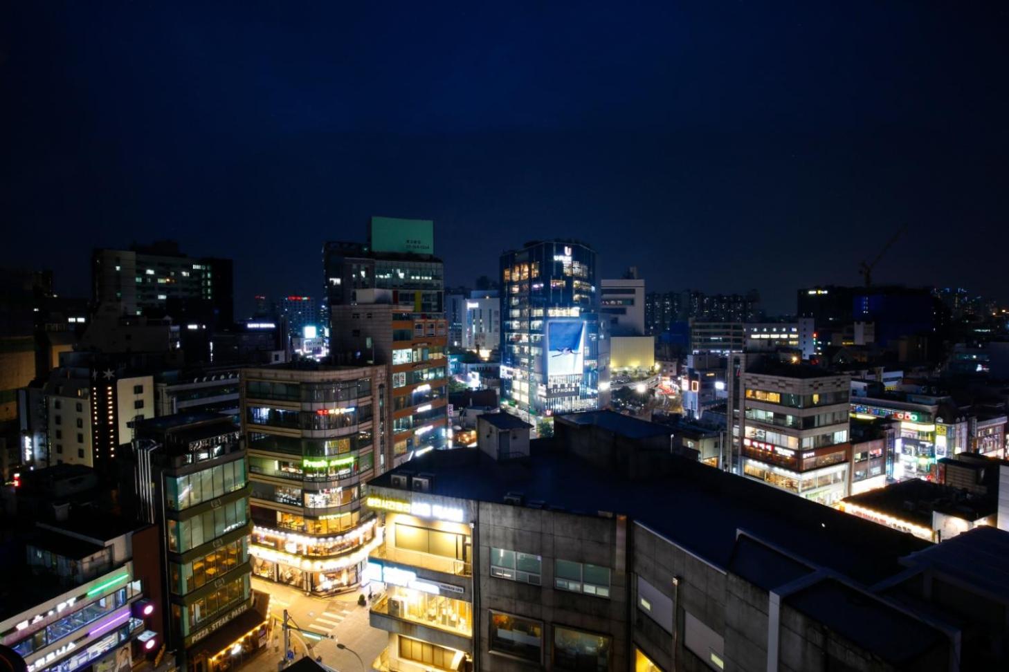 24 Guesthouse Sinchon Avenue