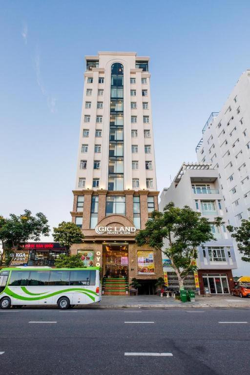 GIC Land Hotel