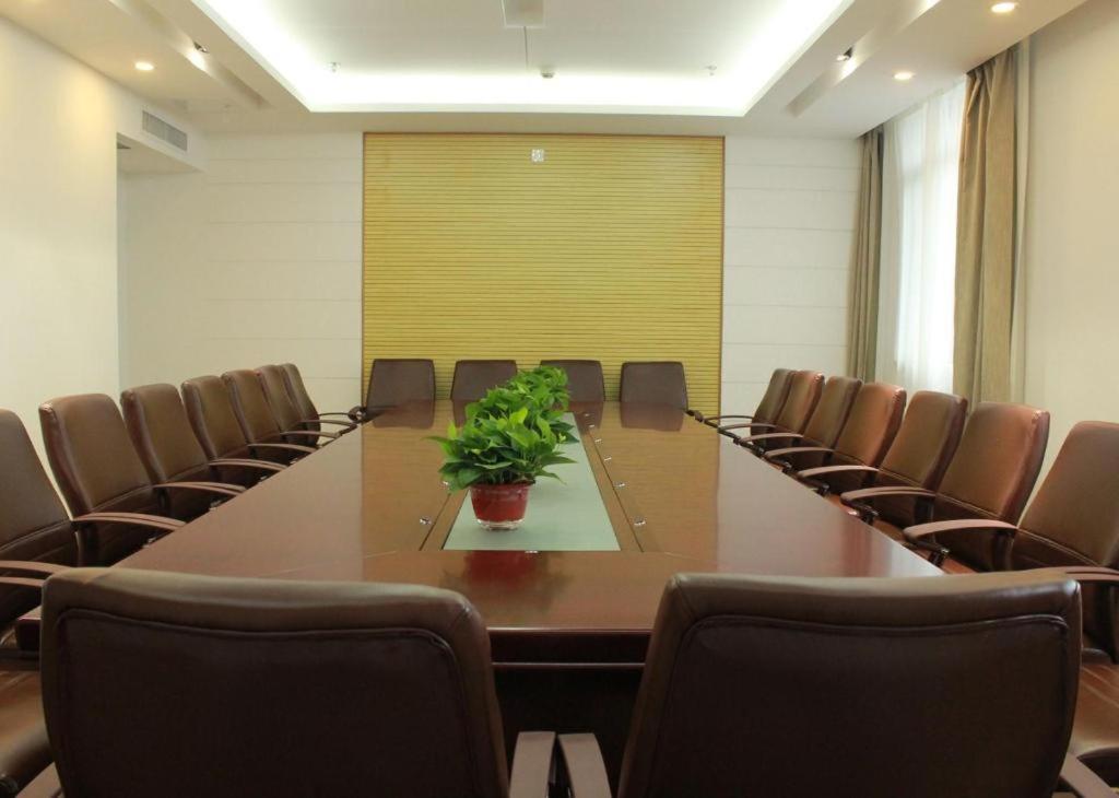 Chonpines Hotels·Tianjin South Railway Station