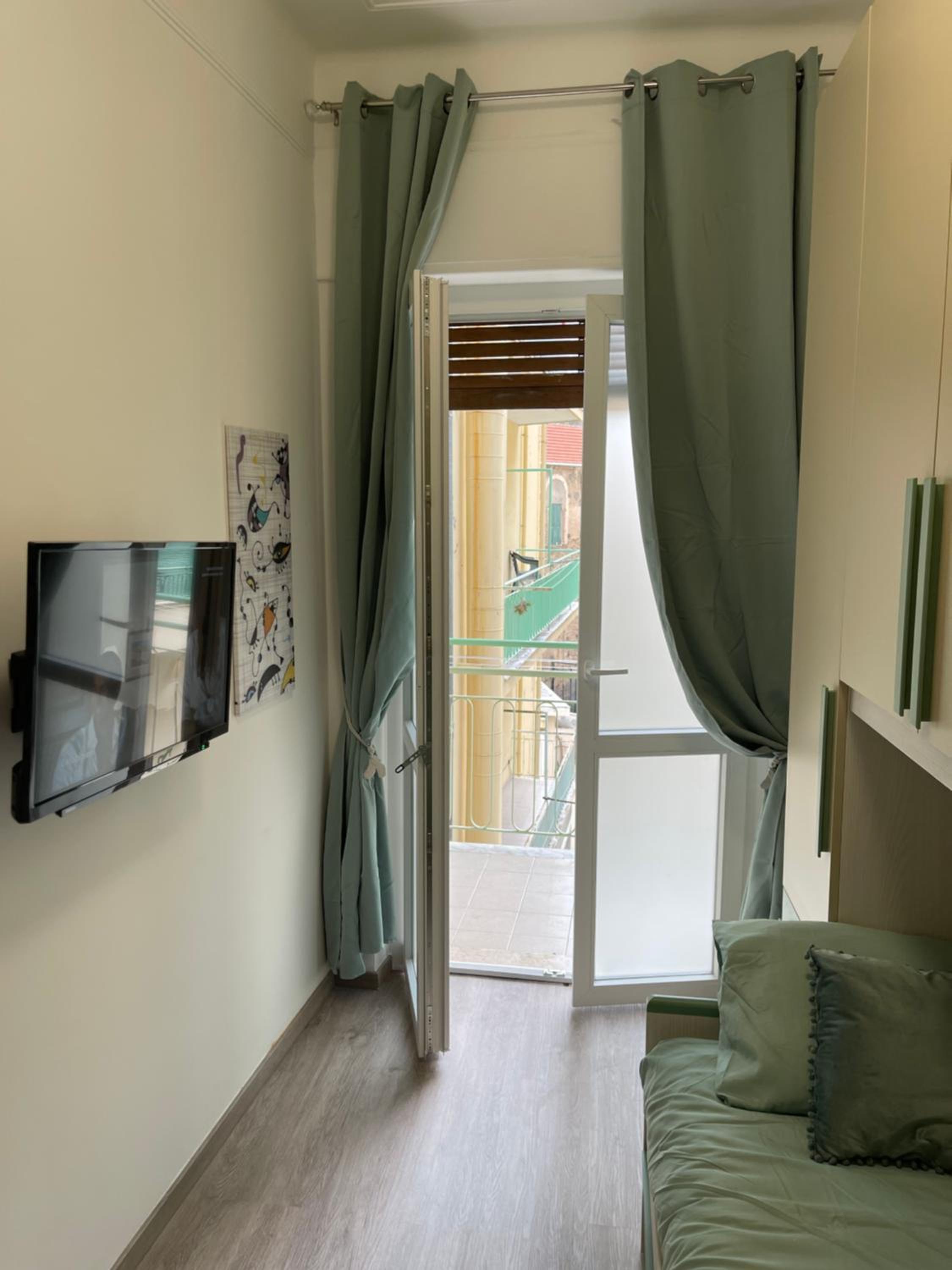Casa Mari en Sanremo — hotel room