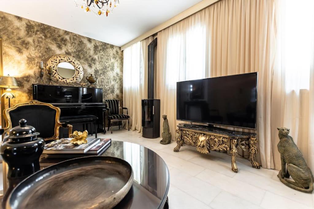 Mythodea Luxury Villa Ι Sunset Horizon & Jacuzzi