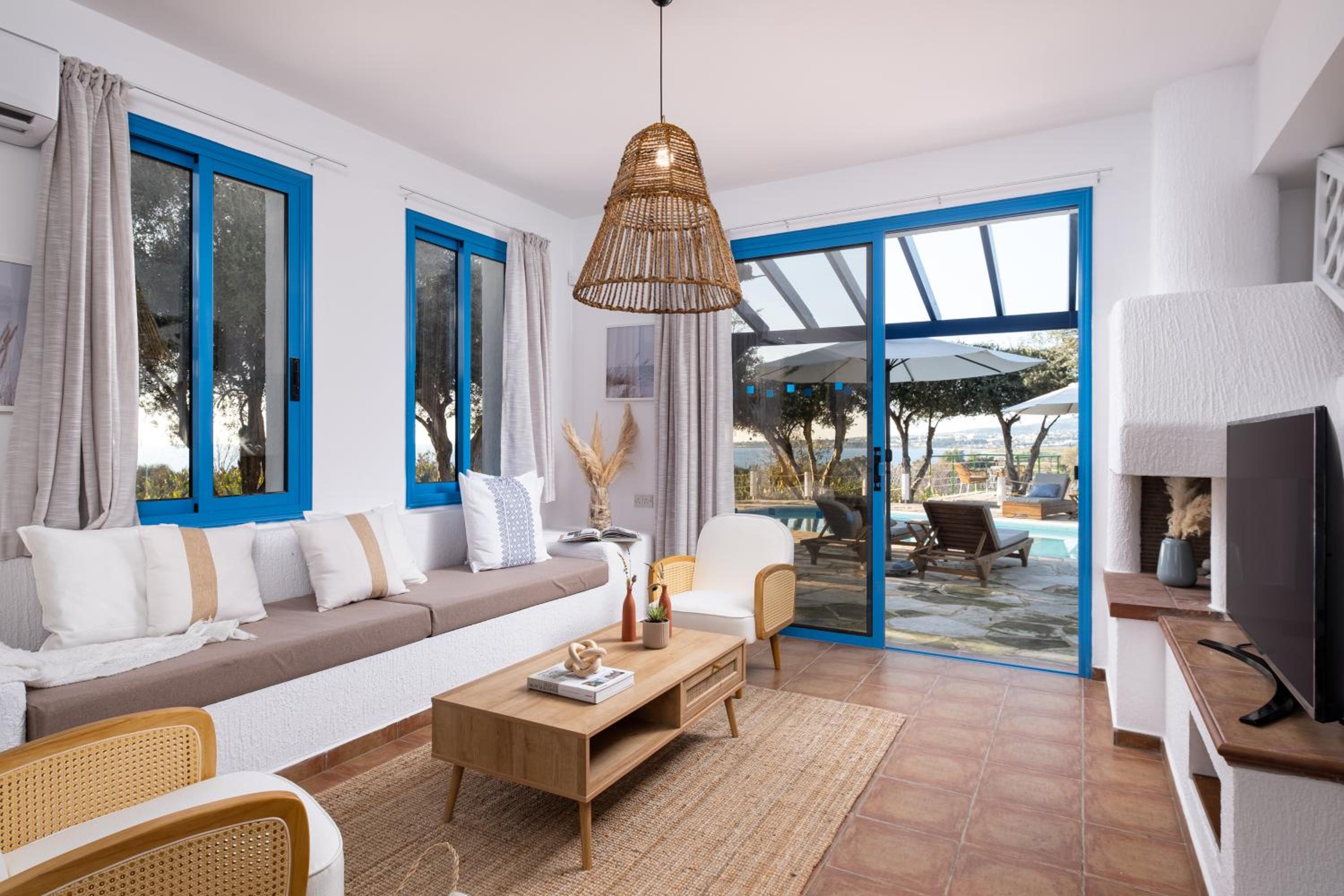 Blue Waves Villa by Nomads