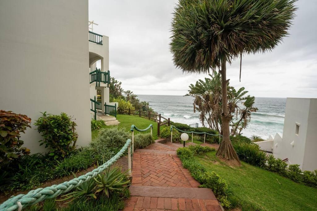4 Perissa- Luxury beach break view 4