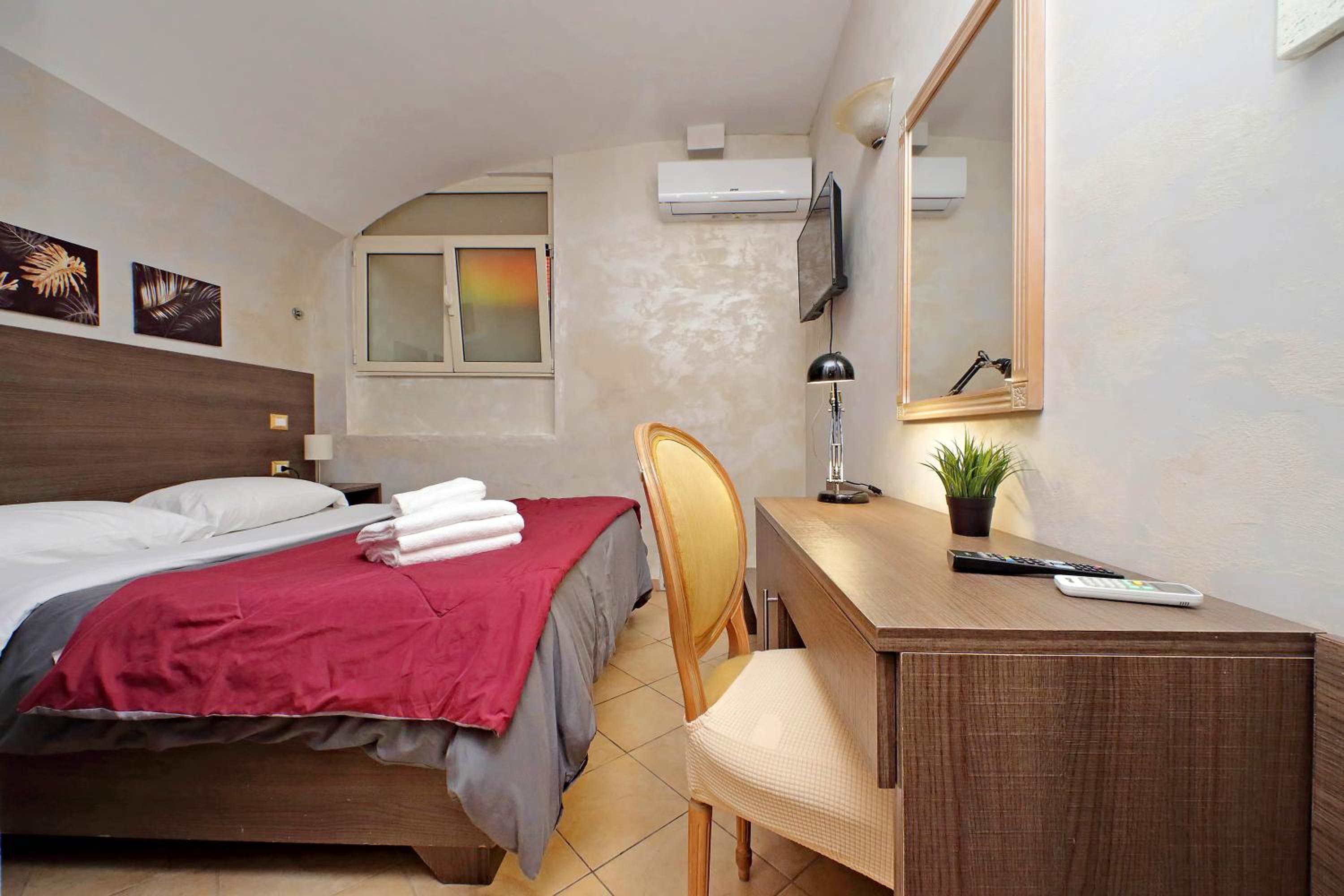 Gallery Home