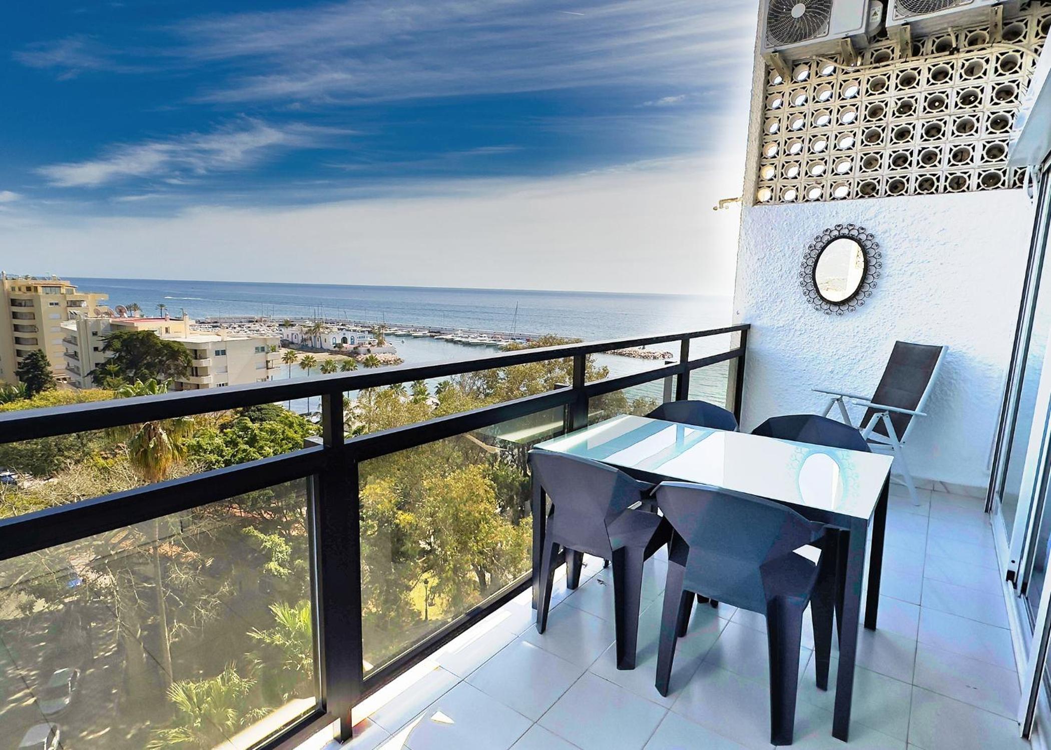 Hotel Skol 727 Lovely 2 Bedroom Duplex in Marbella Center - Image 1