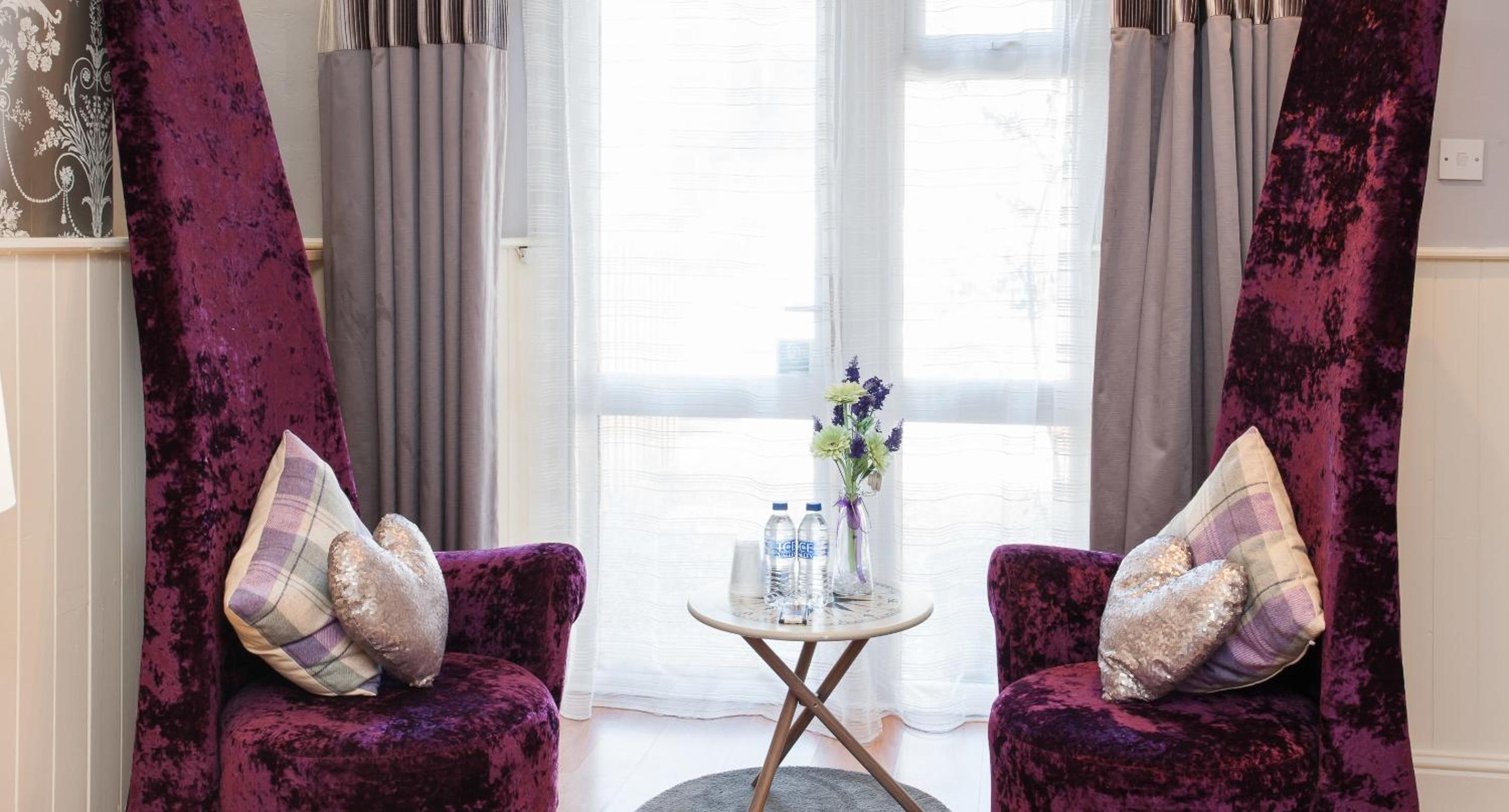 Hotel Rooms by Maes y mor Town Centre - Image 1