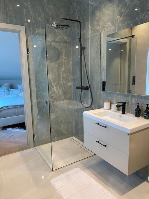 Villa Bluebird-Exclusive 5 bedroom 3 bathroom