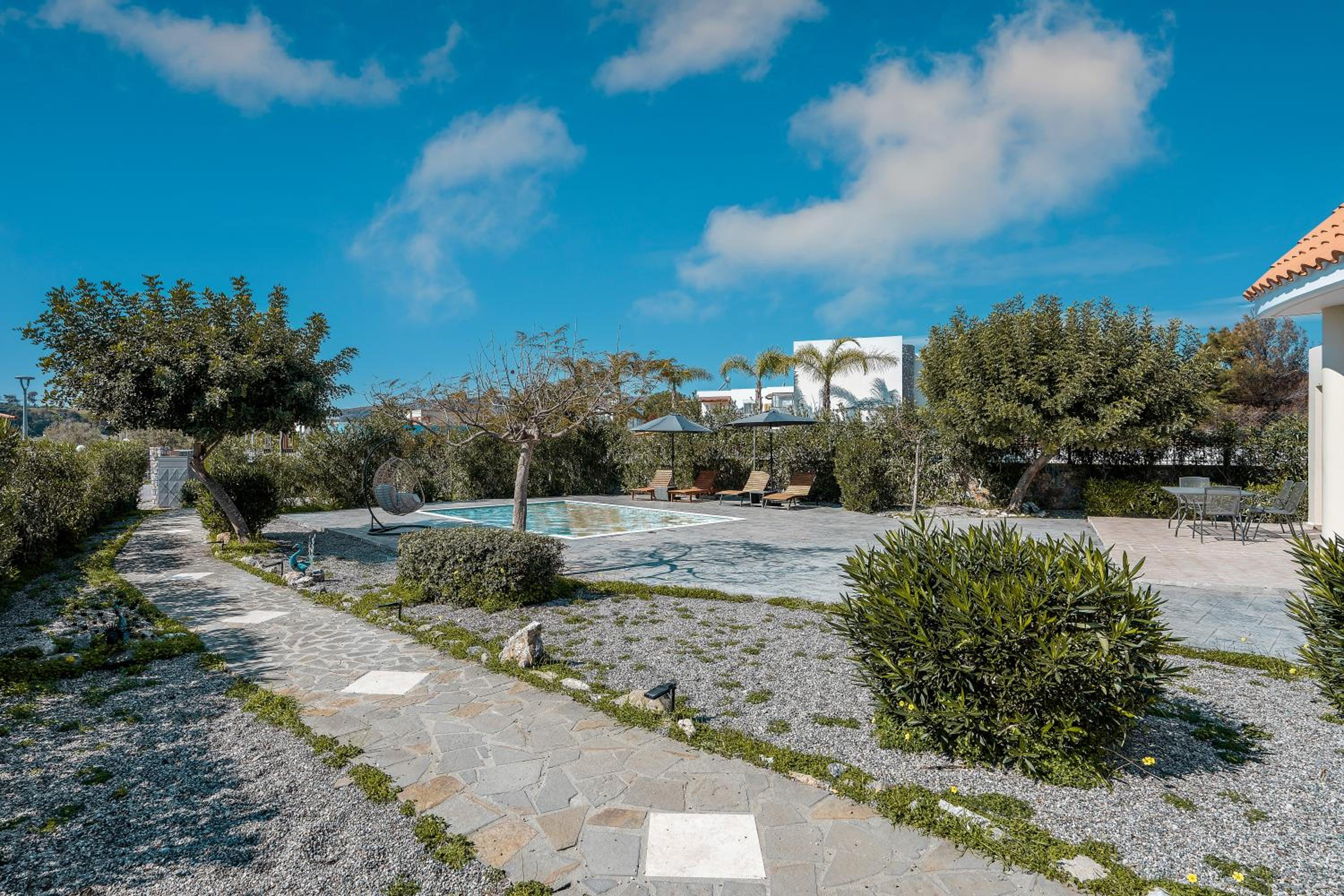 Lazarus Villa Glistra