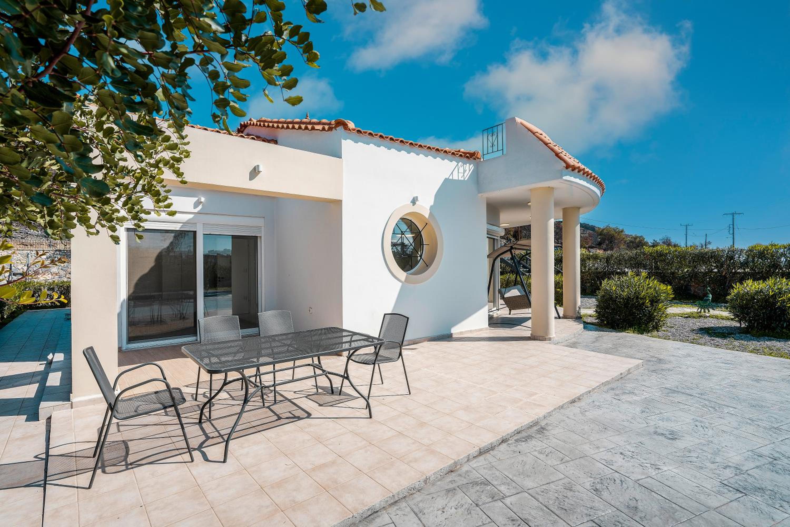 Lazarus Villa Glistra