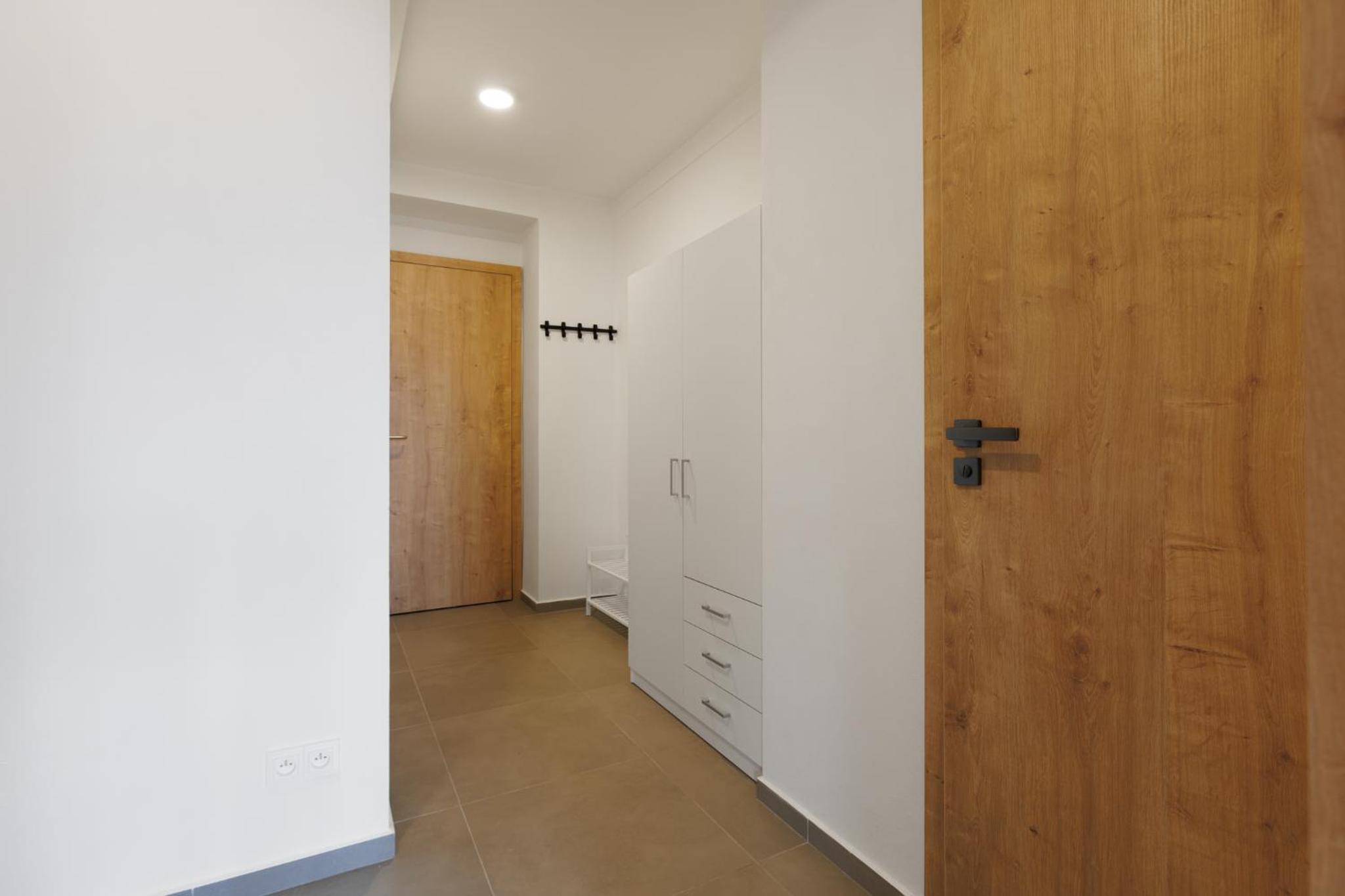 2 rooms apartment with terrace and FREE parking near metro