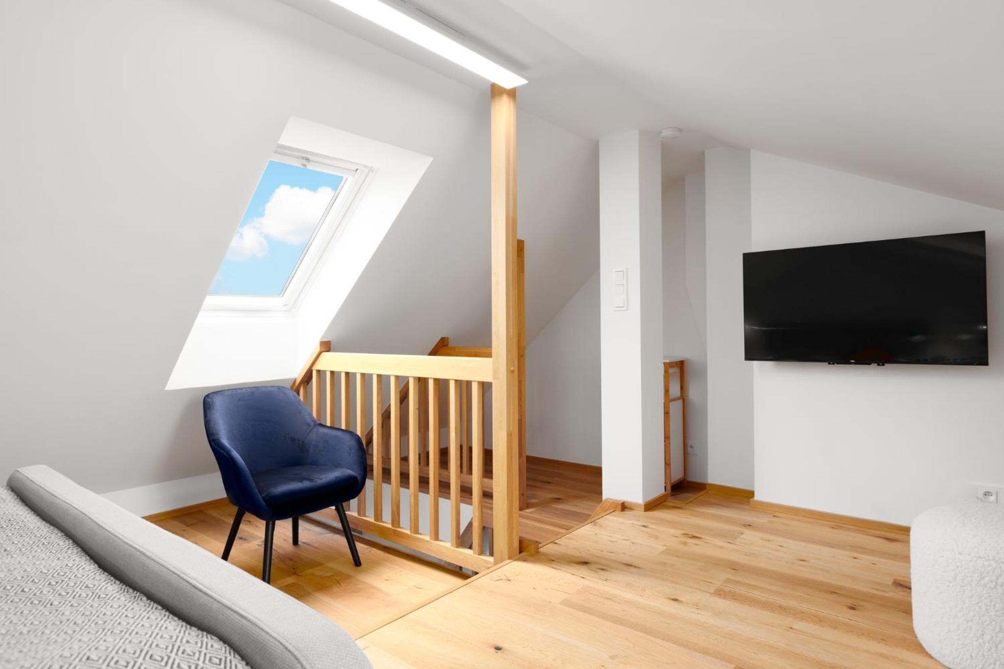 2 rooms apartment with terrace and FREE parking near metro