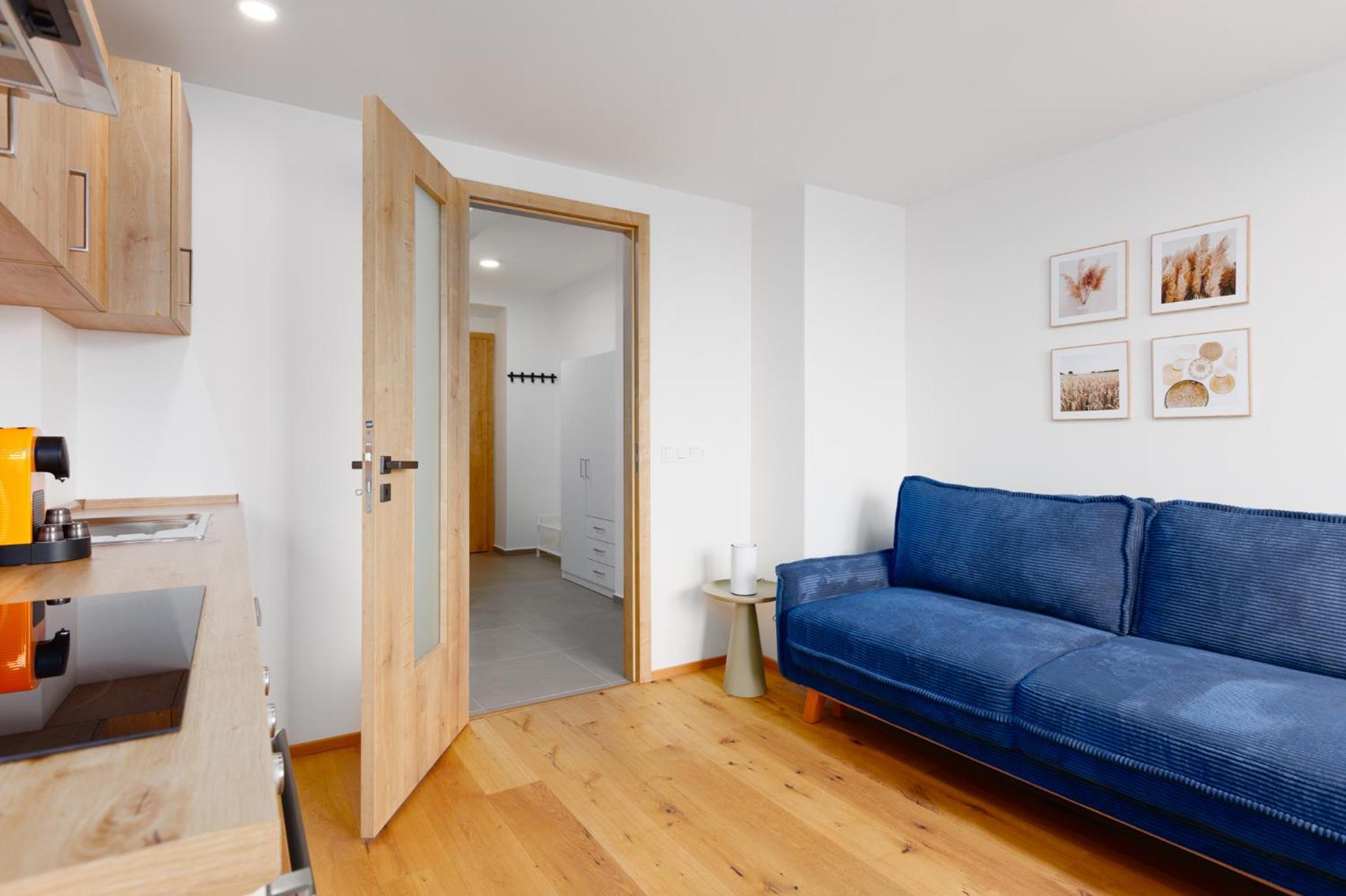 2 rooms apartment with terrace and FREE parking near metro