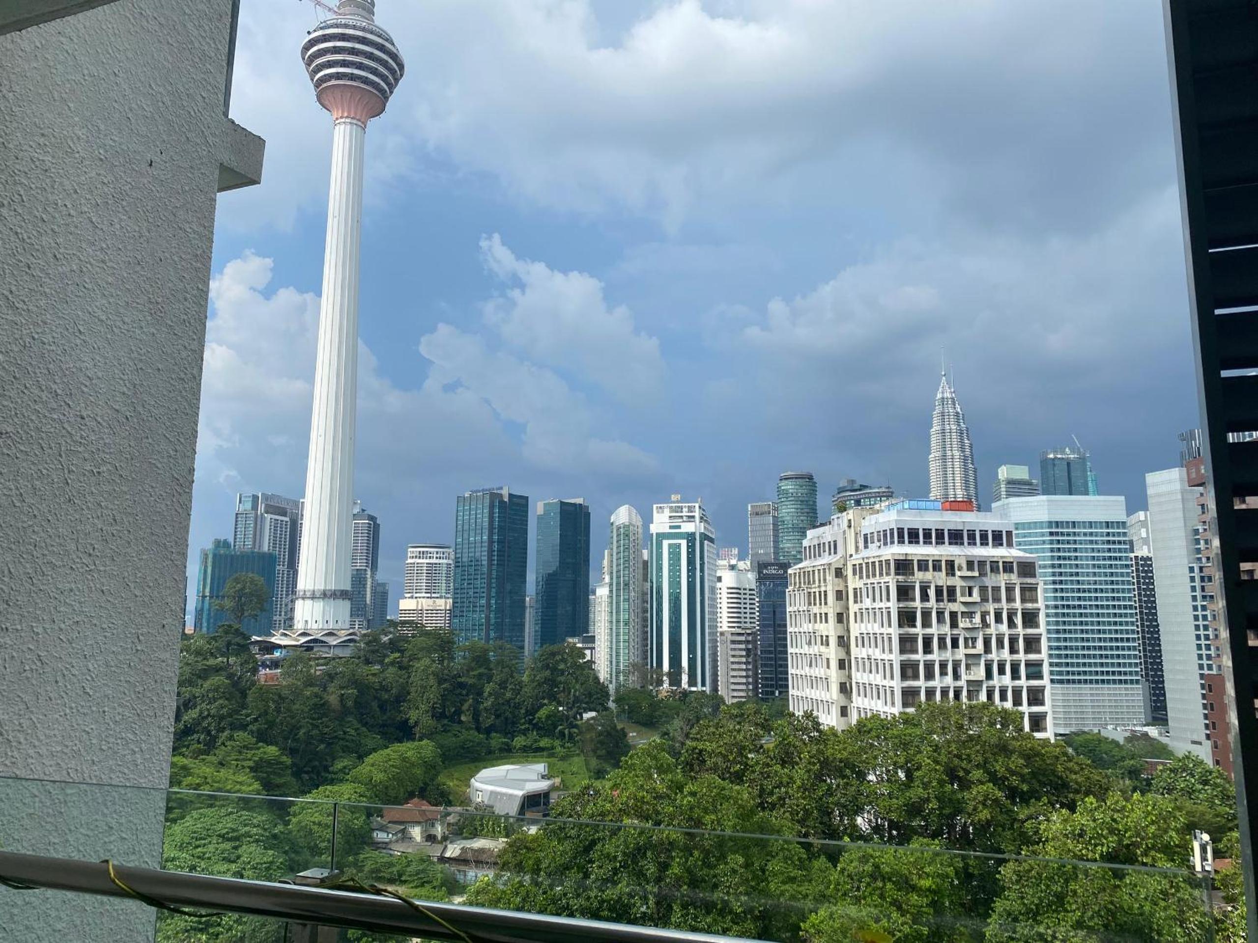 Nice three bedroom at suasana