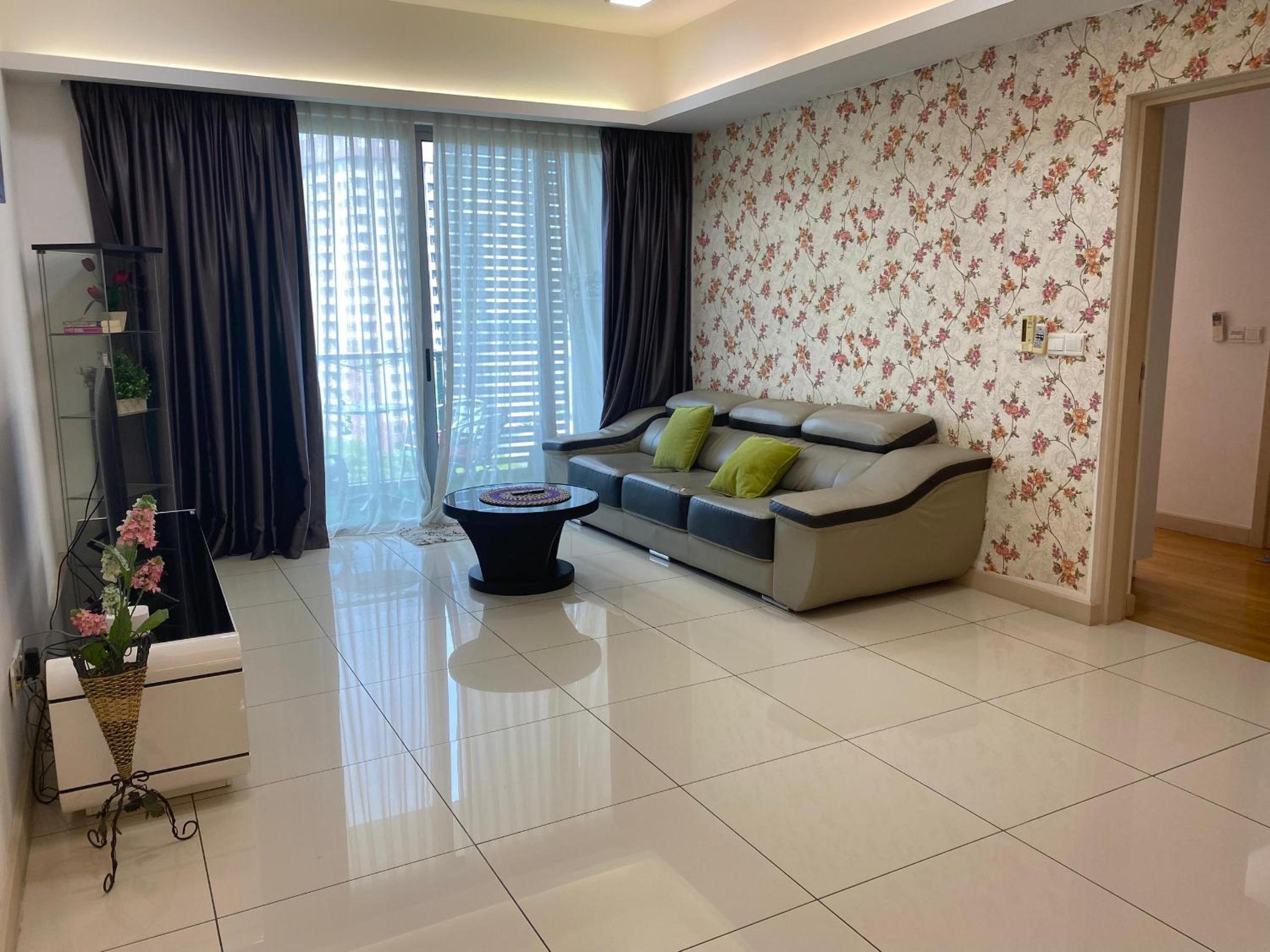 Nice three bedroom at suasana