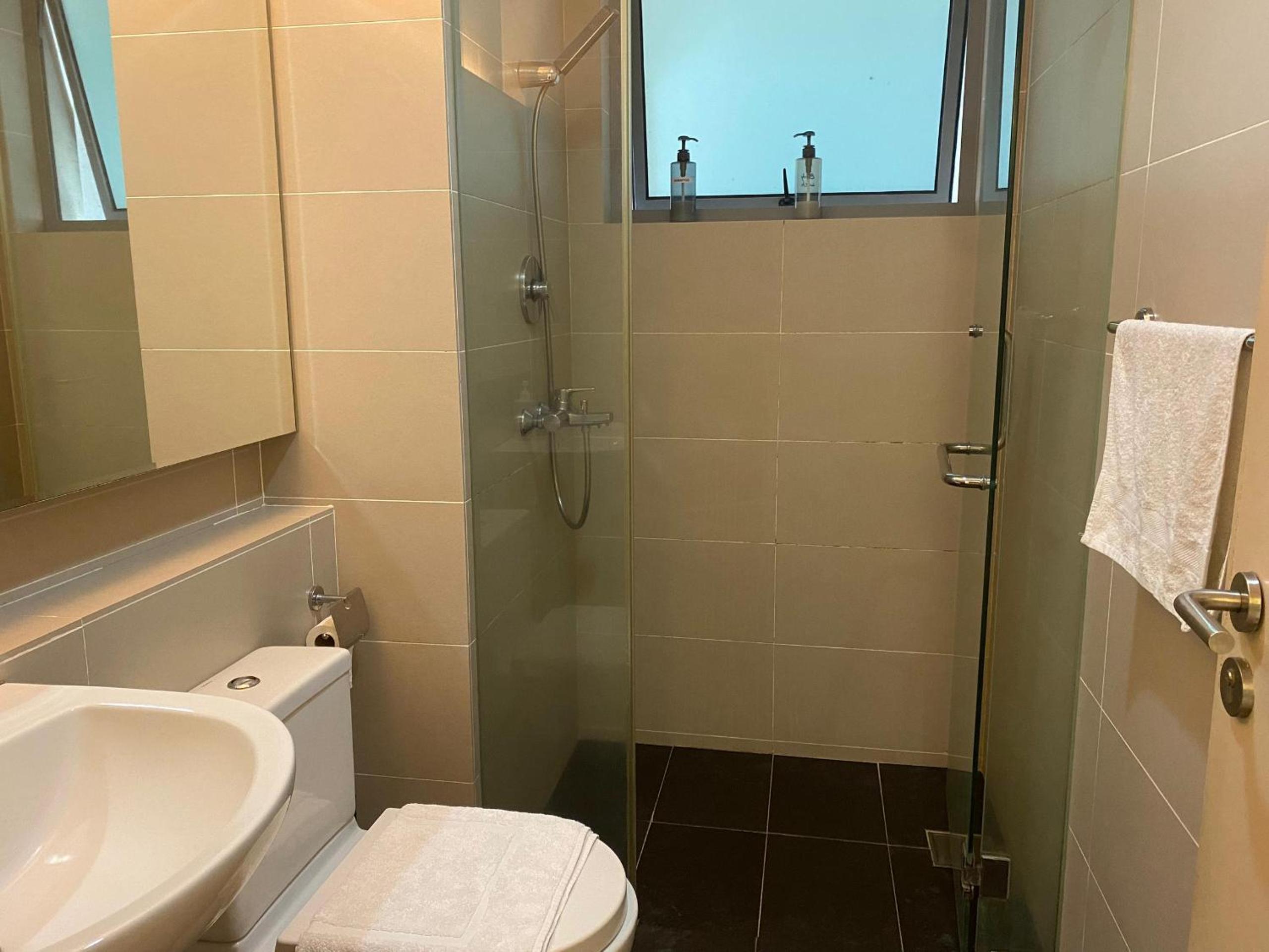 Nice three bedroom at suasana