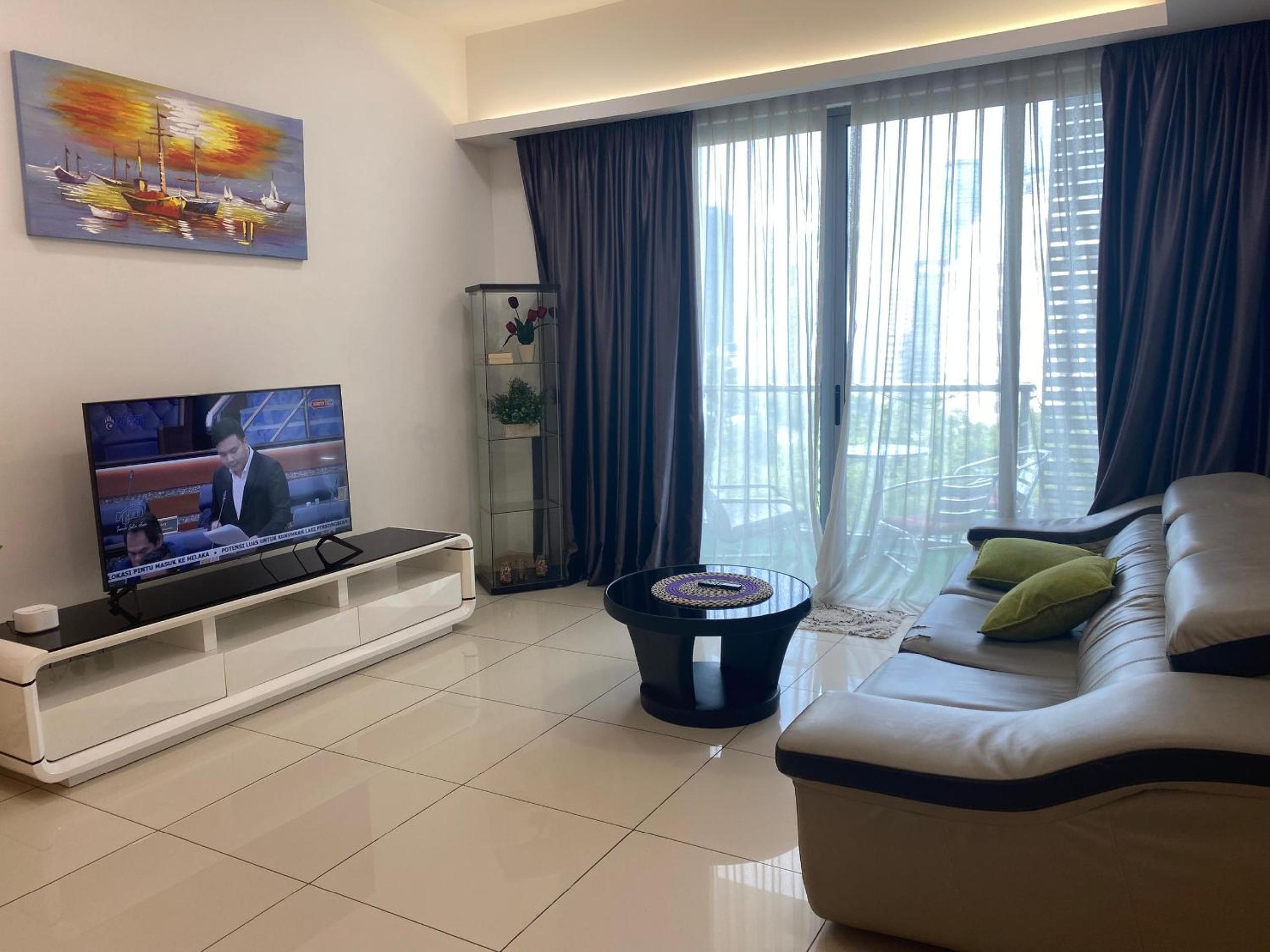 Nice three bedroom at suasana