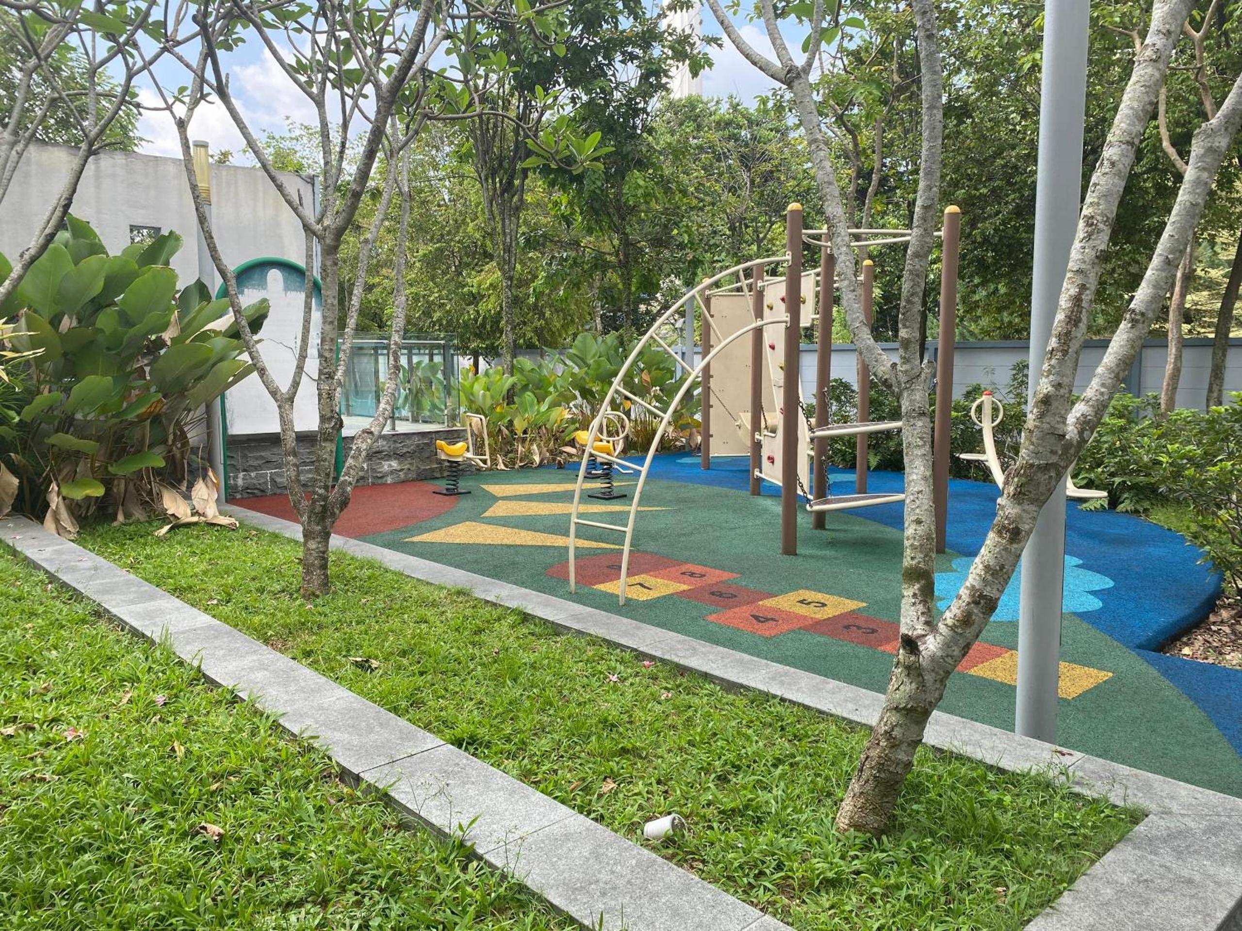 Nice three bedroom at suasana