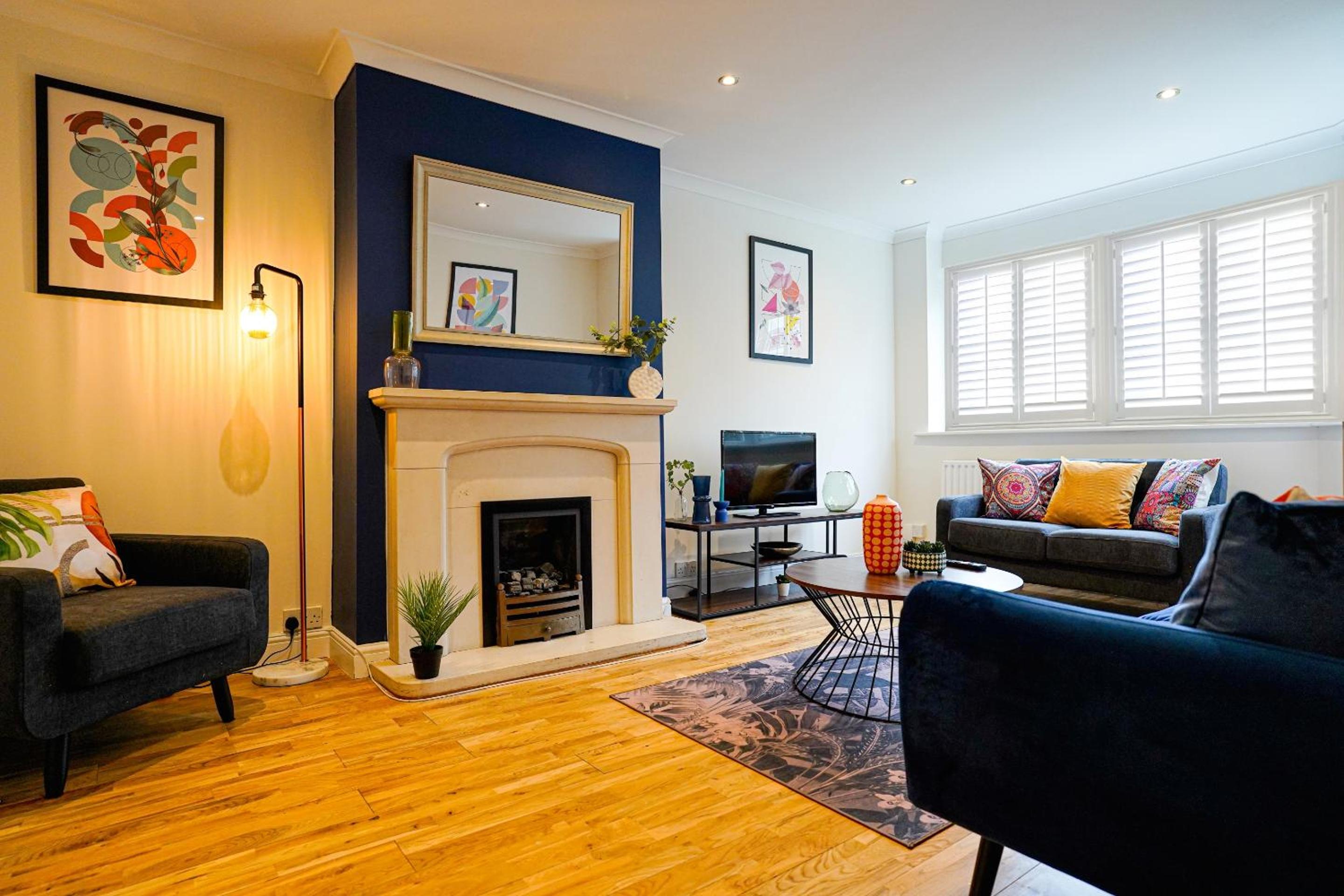 Southampton 3 Bedroom Luxury House view 3
