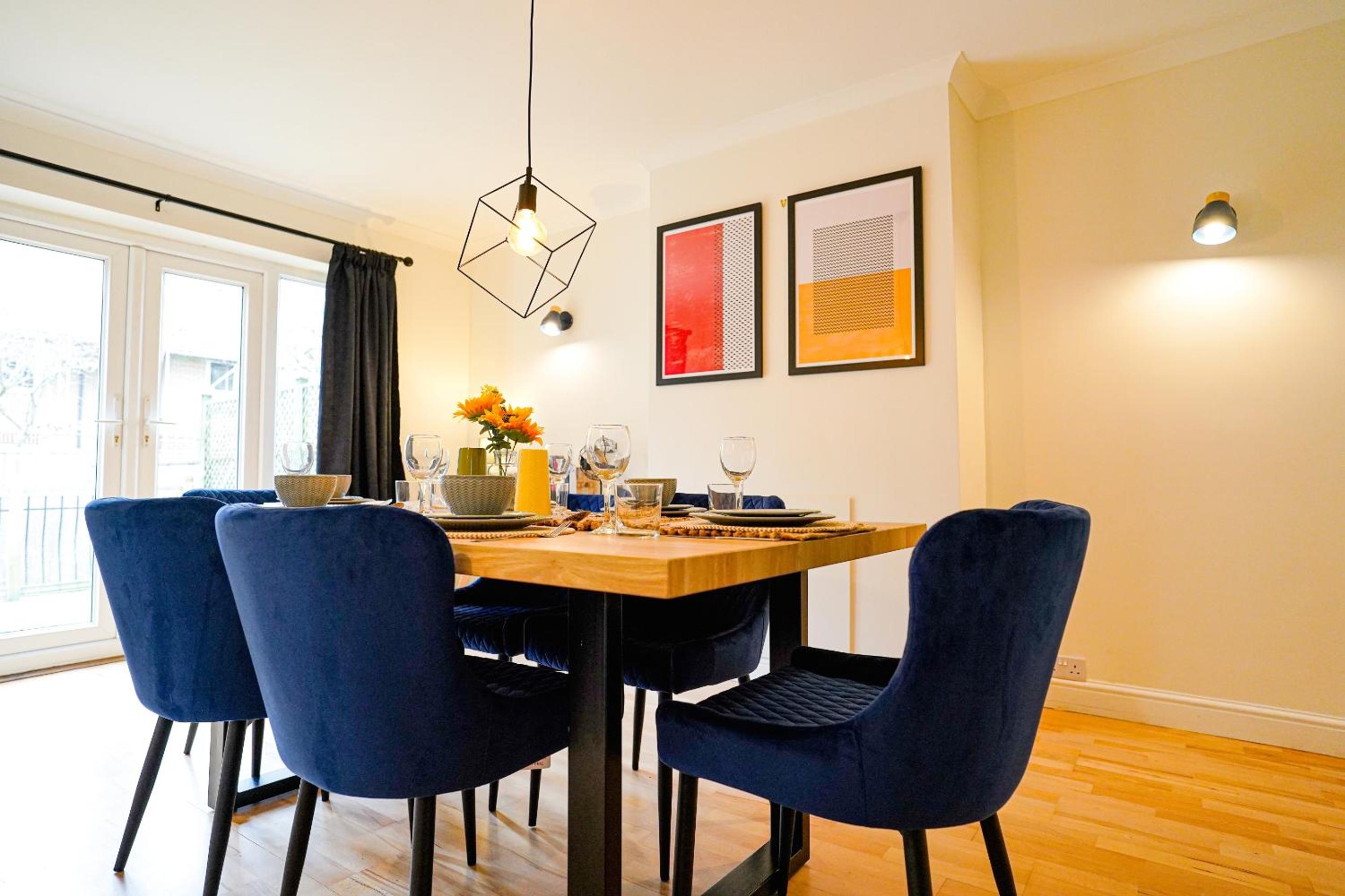 Southampton 3 Bedroom Luxury House view 4