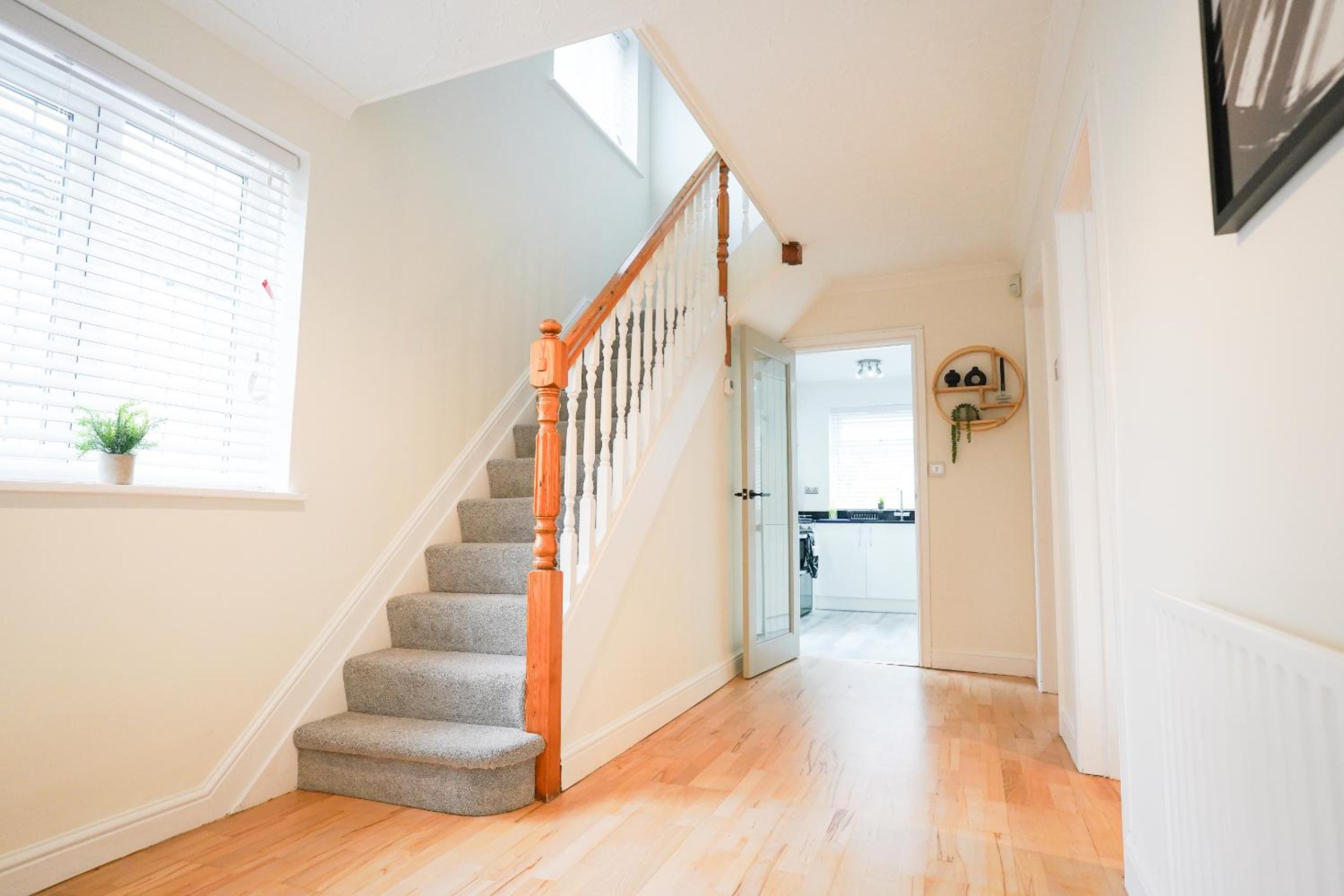 Southampton 3 Bedroom Luxury House view 5