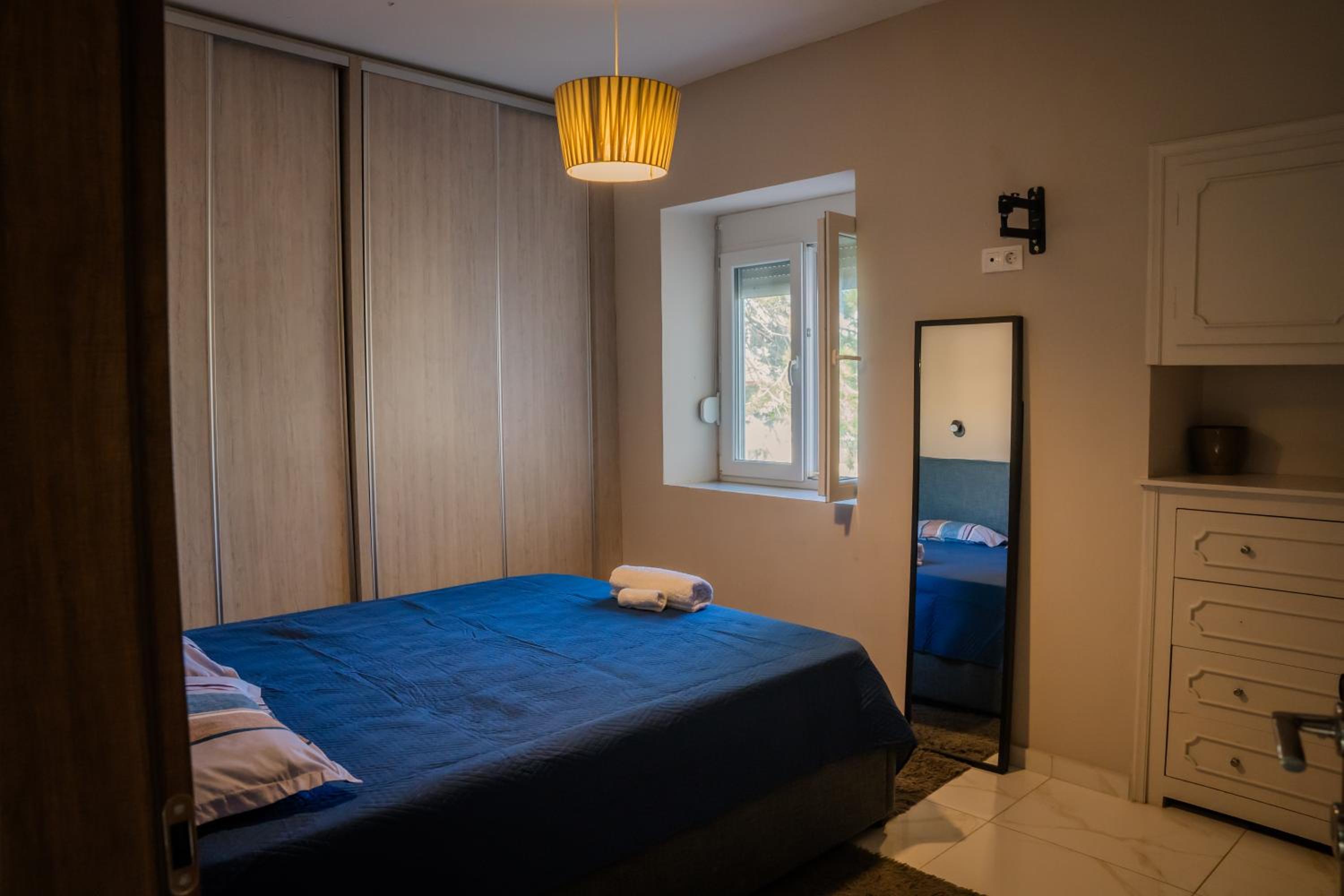 Oliana's luxury house view 5