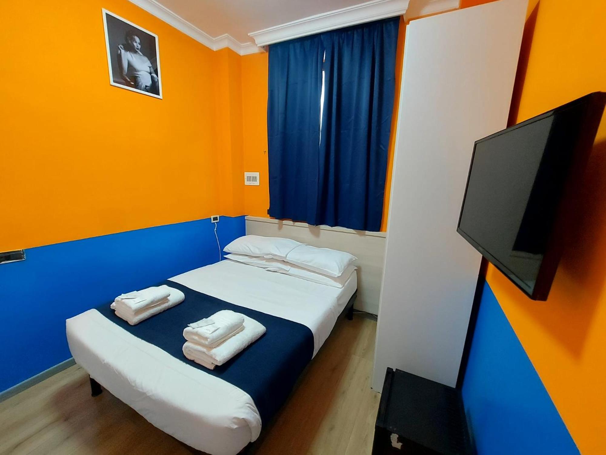 Hotel Positano en Rome — hotel room