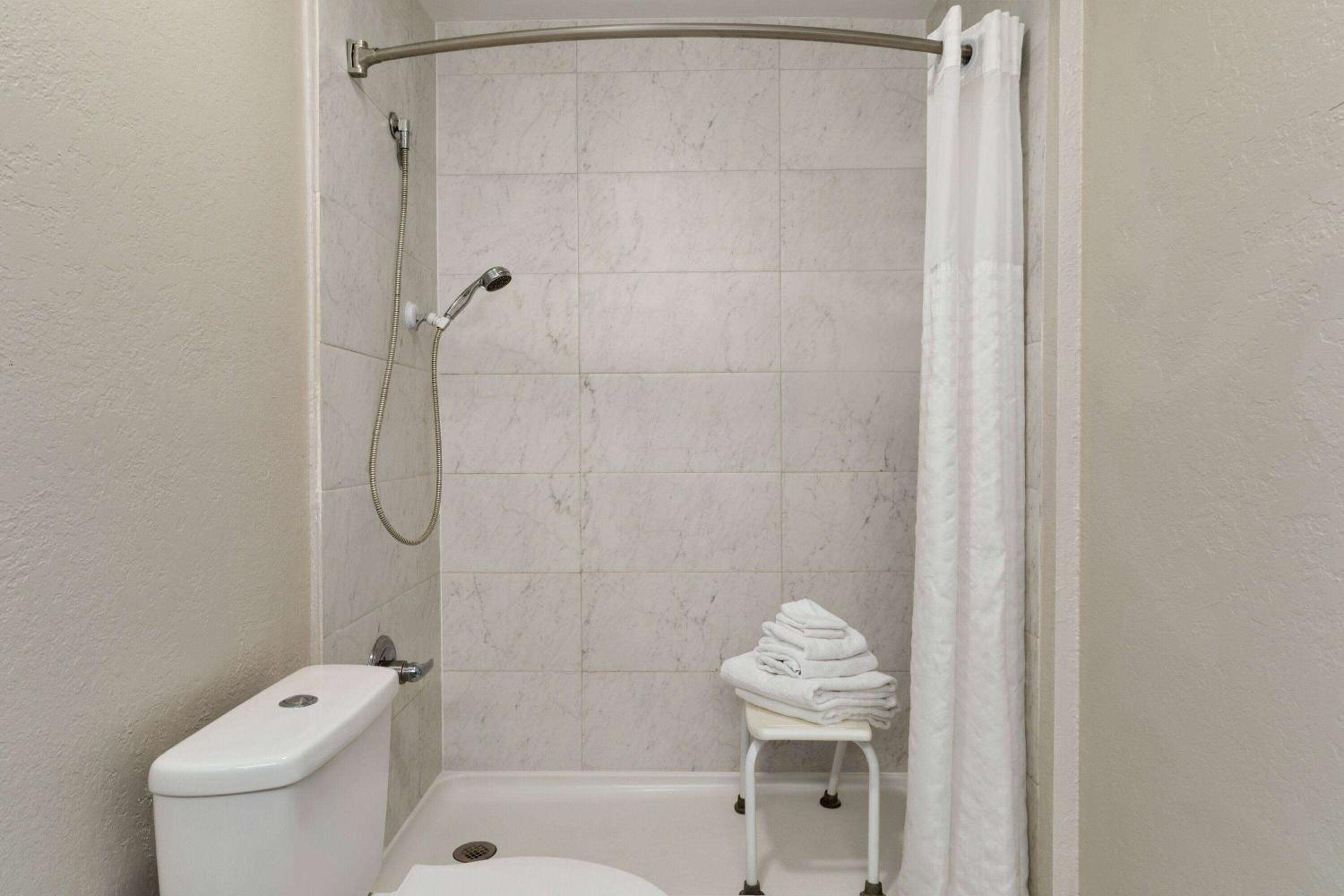Days Inn by Wyndham Dillon view 5