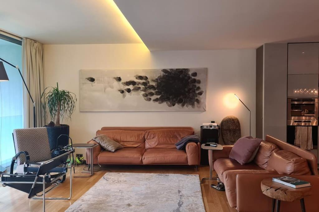 Exceptional calm 3BR, 2.5BA apartment with patio, pool & gym