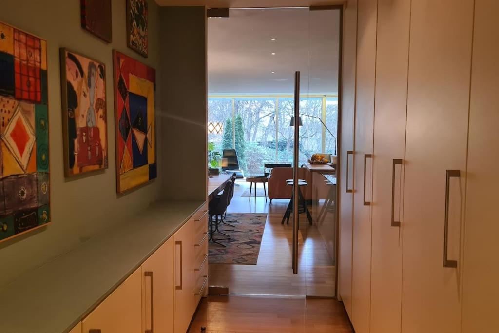 Exceptional calm 3BR, 2.5BA apartment with patio, pool & gym