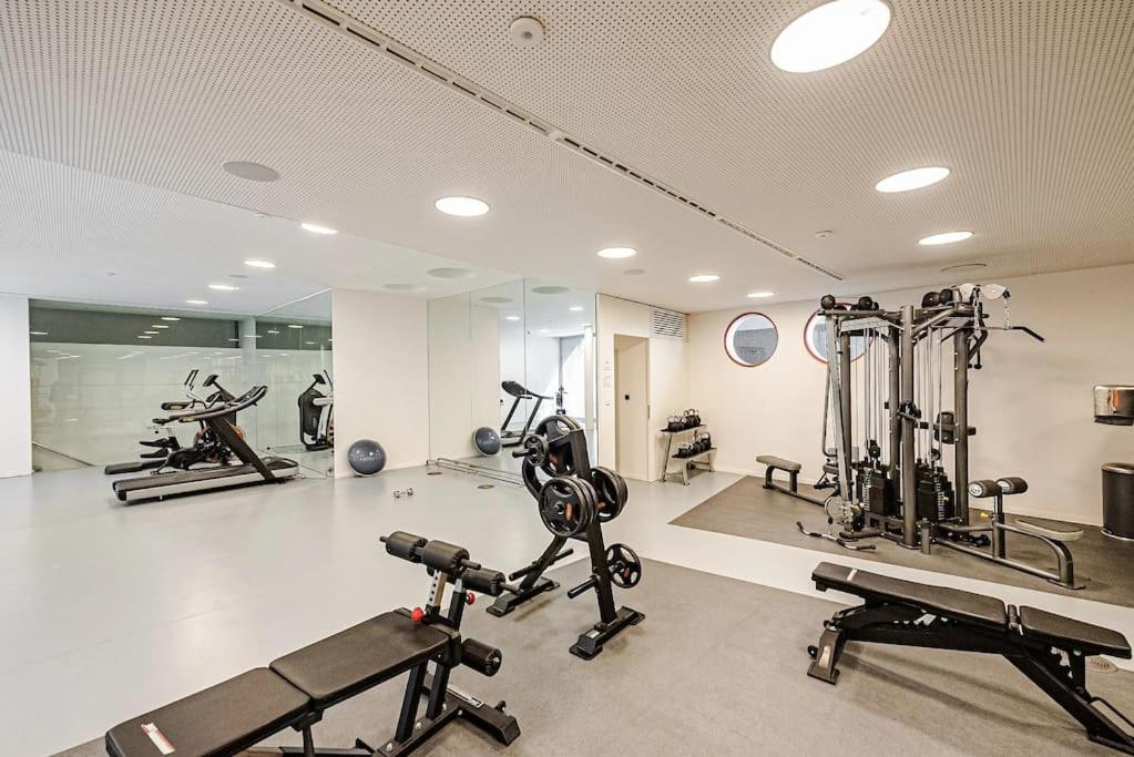 Exceptional calm 3BR, 2.5BA apartment with patio, pool & gym