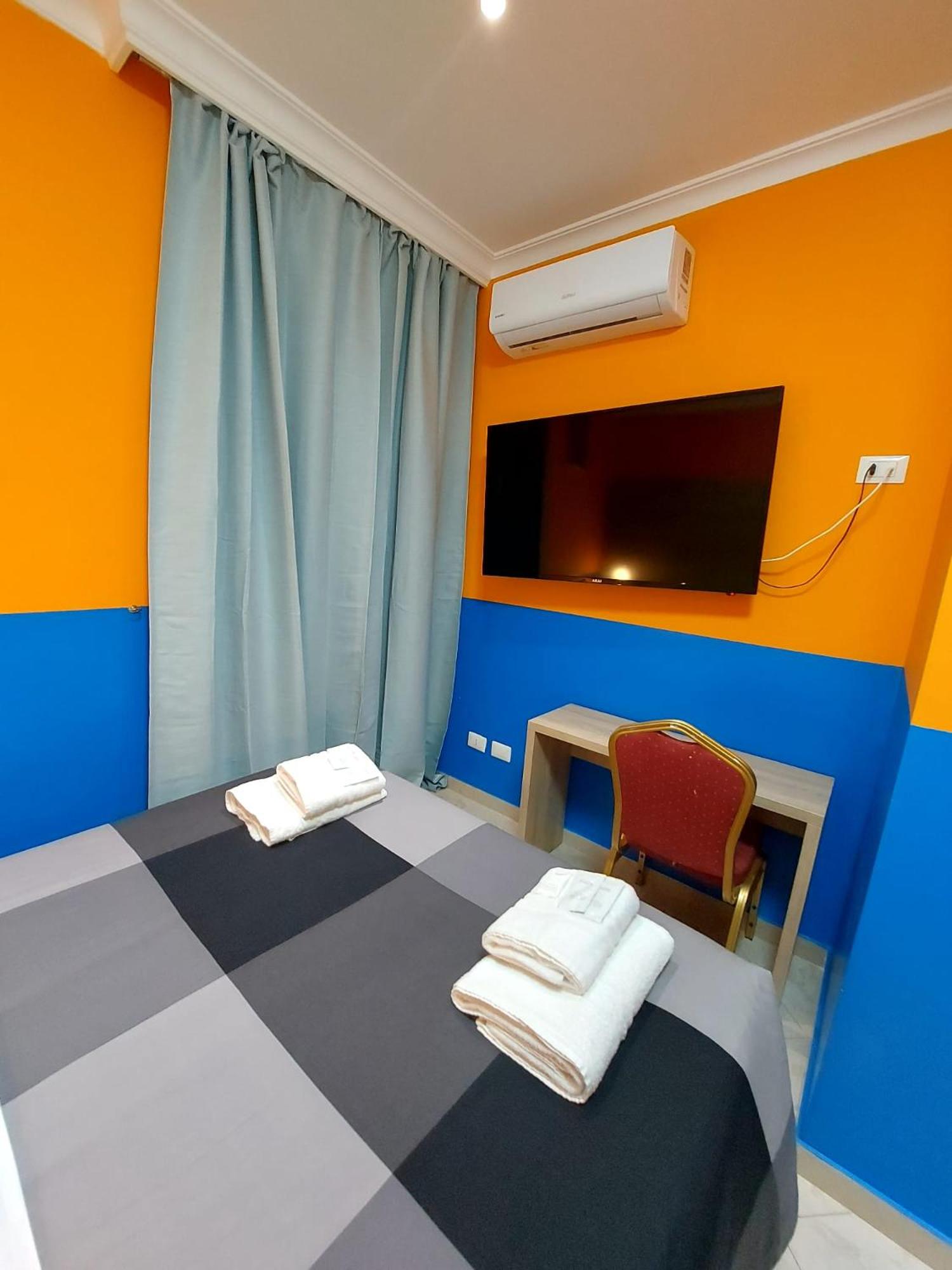 Hotel Positano en Rome — hotel room